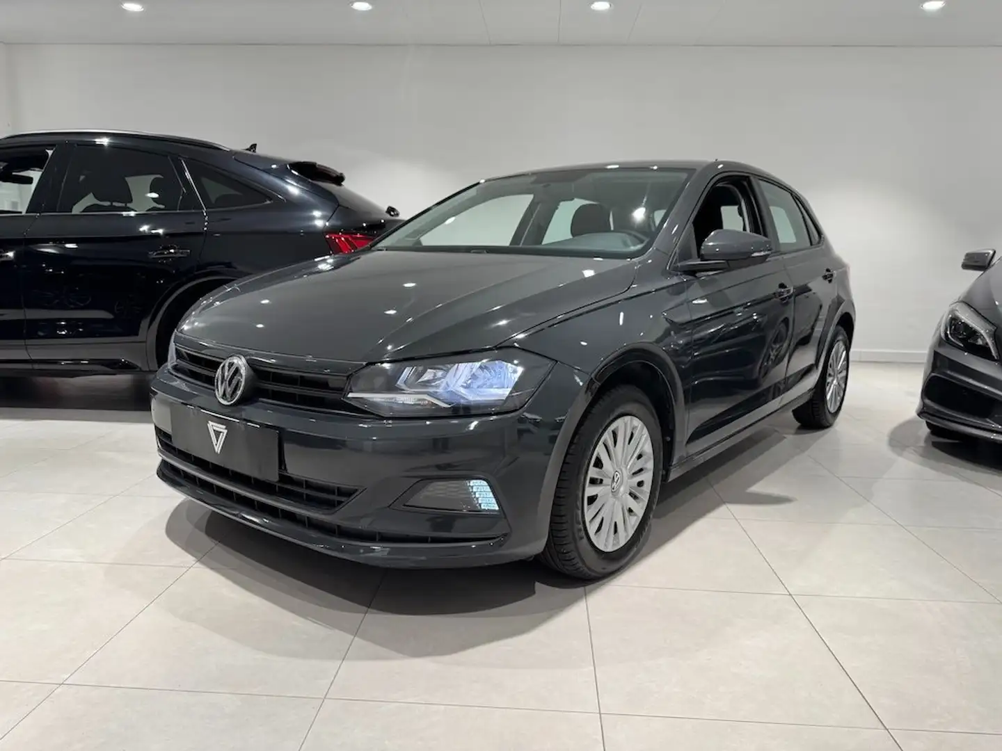 Volkswagen Polo Polo VI 2017 5p 1.0 mpi Comfortline 65cv Grigio - 1