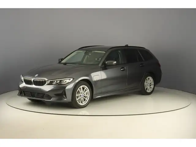 BMW 330 e Touring 292pk Pack Business