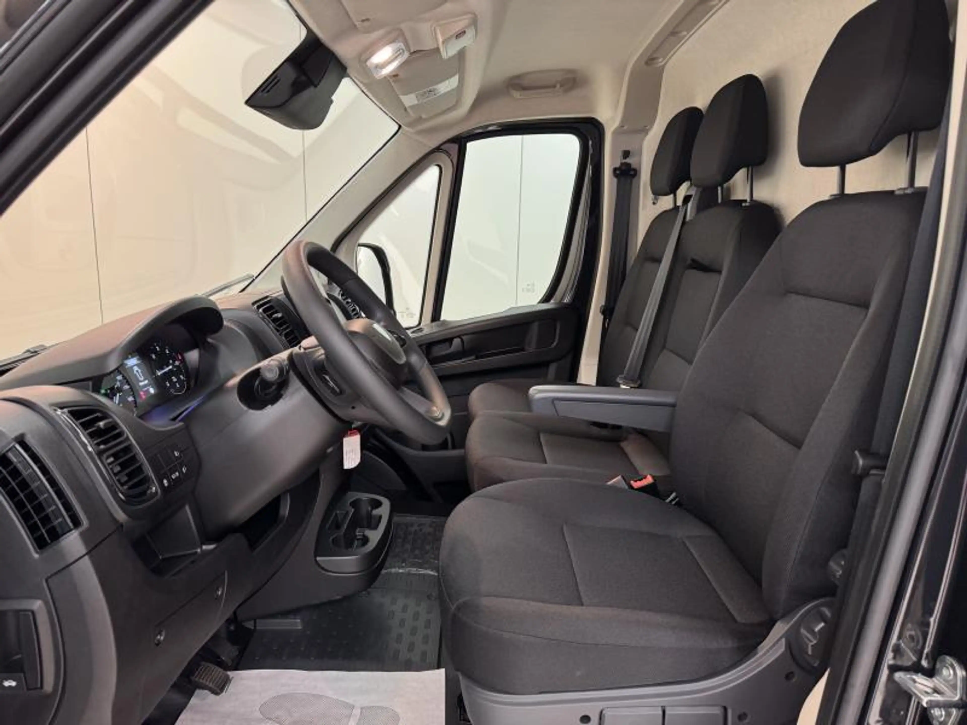 Peugeot Boxer 2.2B-HDi EAT8 180 L3H2 35 HEAVY S&S LED|GPS|360PDC — photo 8