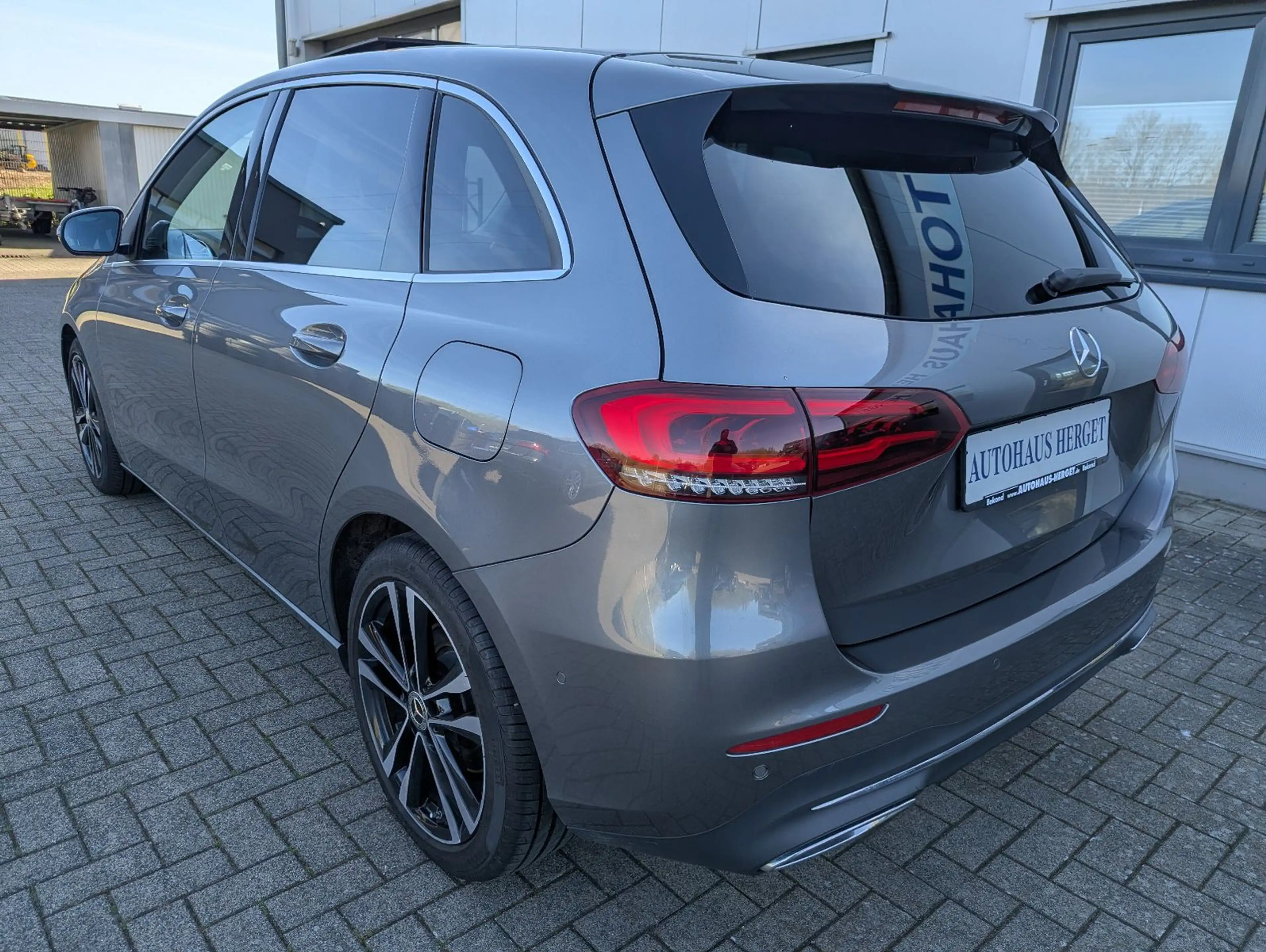 Mercedes-Benz B 220 d 8G-DCT Progressive — photo 6