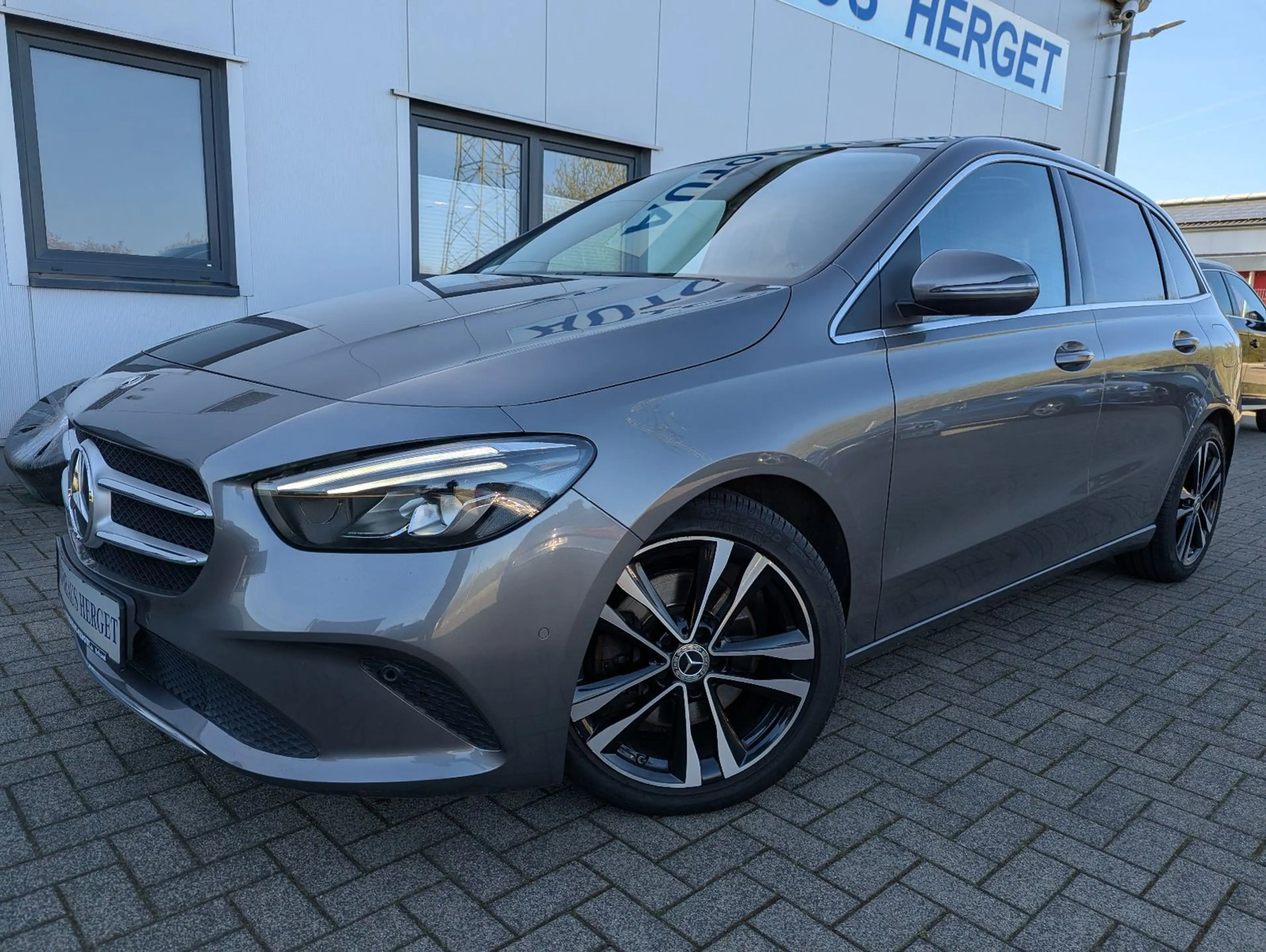 Mercedes-Benz B 220 d 8G-DCT Progressive
