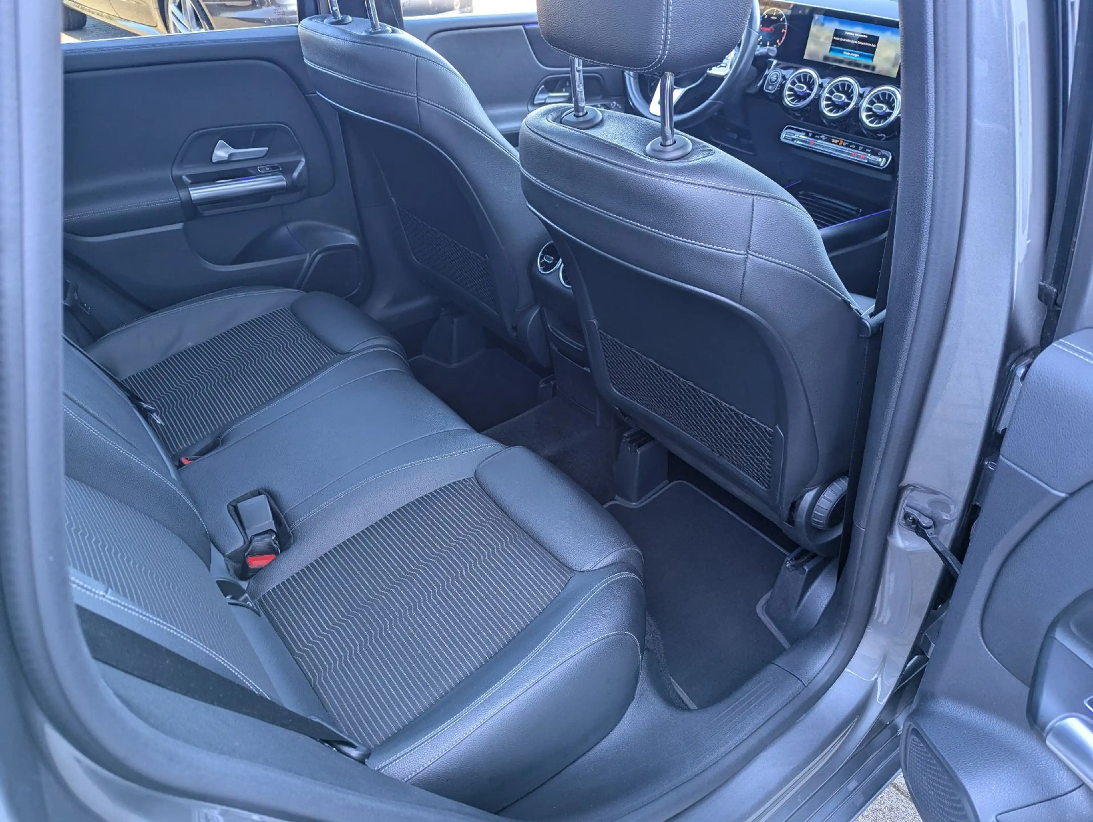 Mercedes-Benz B 220 d 8G-DCT Progressive — photo 11