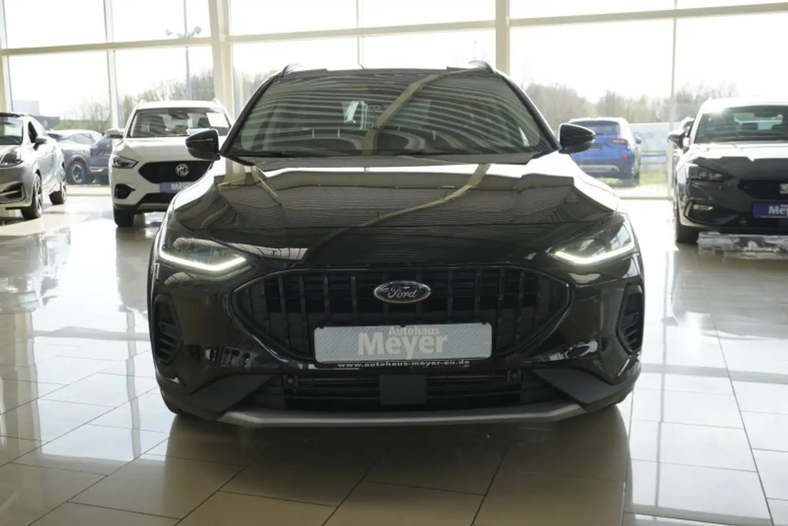 Ford Focus Active X 1,0 155PS Navi/ACC/Kamera/Winterp.     ** Schwarz - 2