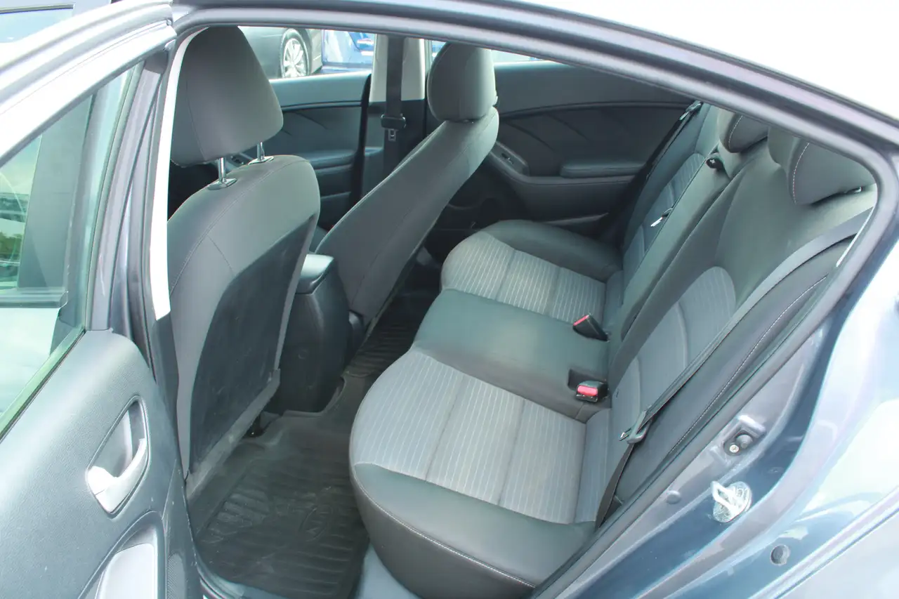 Kia Forte снимка Kia Forte