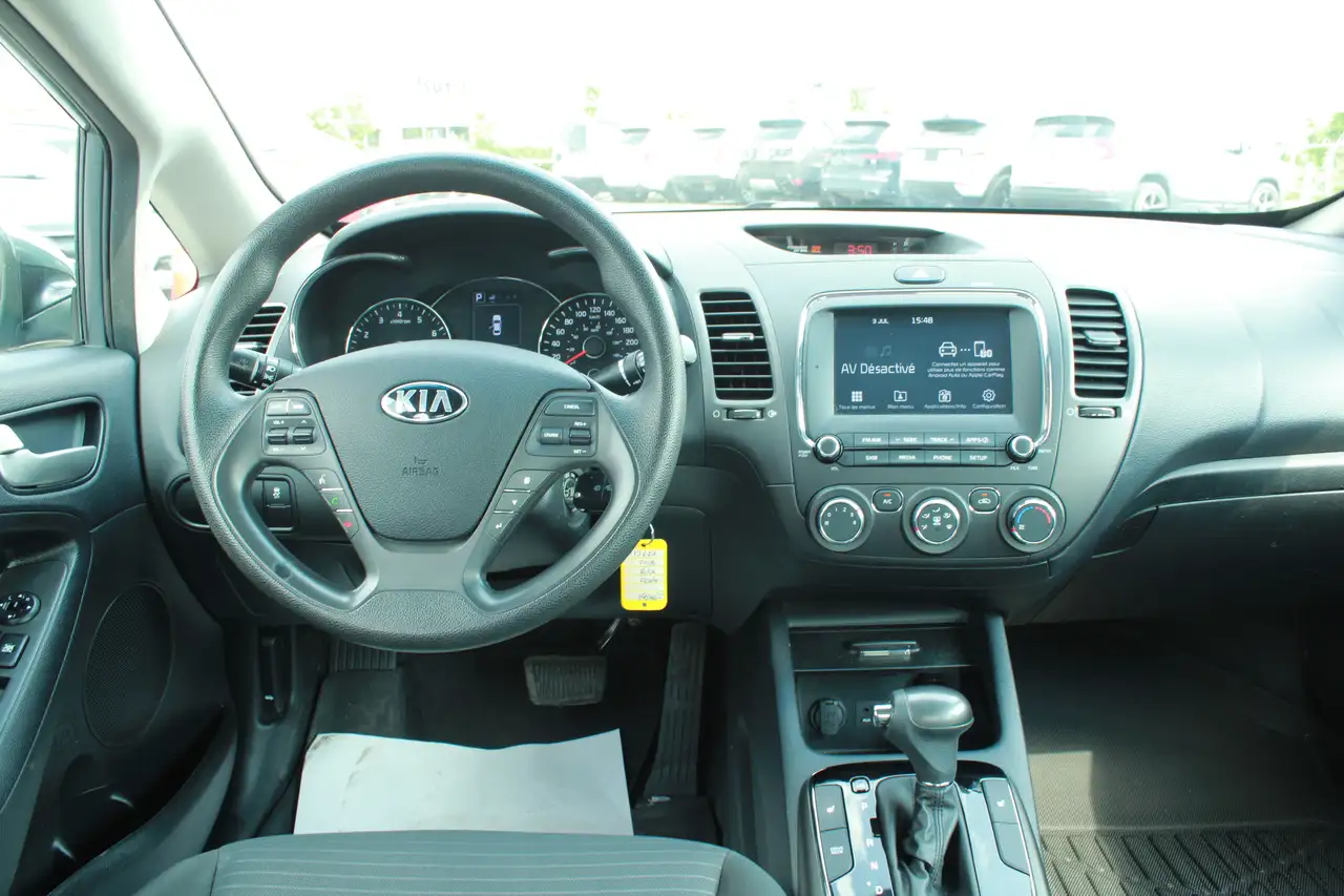 Kia Forte снимка Kia Forte