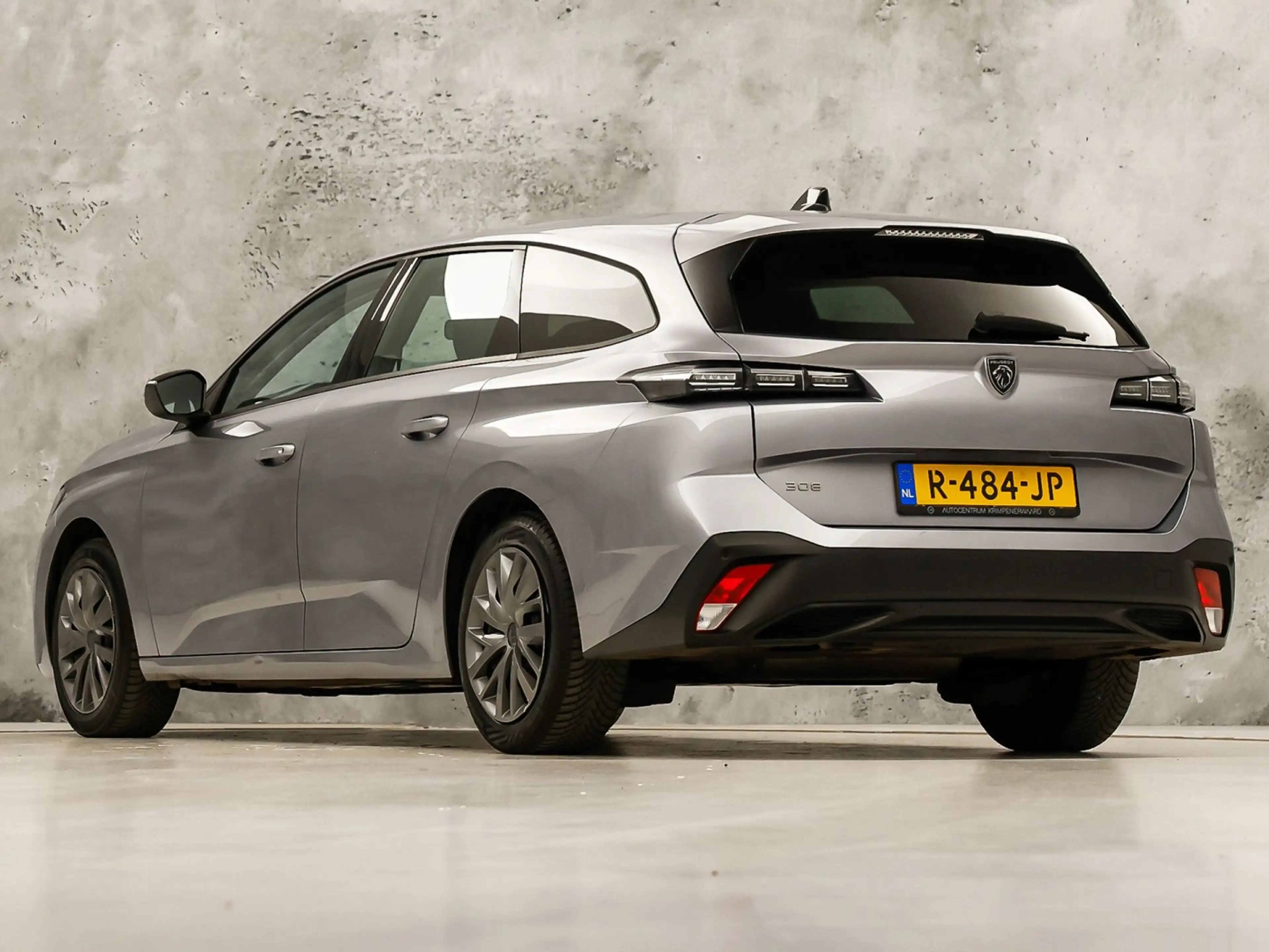 Peugeot 308 SW 1.2 PureTech Active Sport (VIRTUAL COCKPIT, APP — photo 3