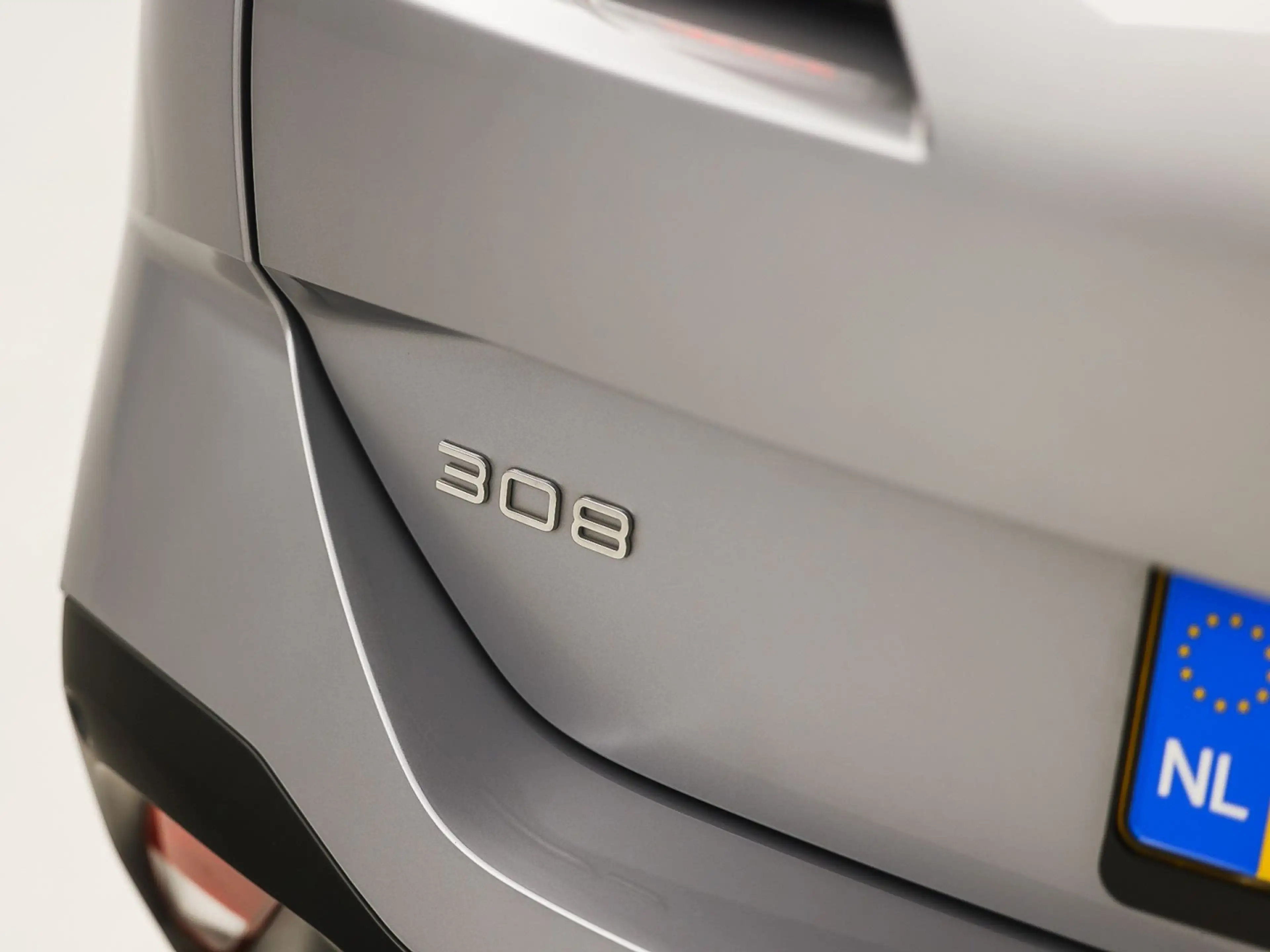 Peugeot 308 SW 1.2 PureTech Active Sport (VIRTUAL COCKPIT, APP — photo 30