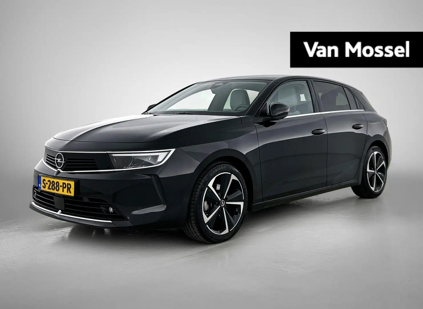 Opel Astra 1.2 Level 3 | 130pk | Navigatie | 42.000km! | Trek Noir - 1