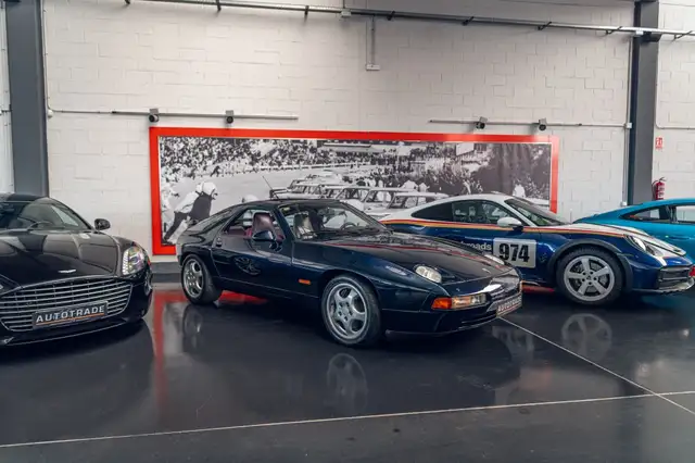 Porsche 928