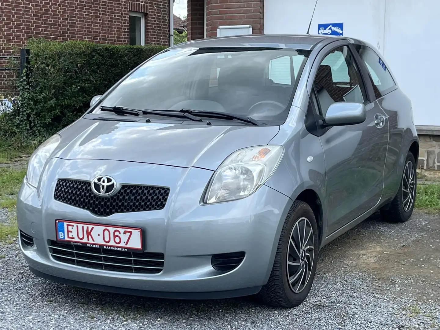 Toyota Yaris 1.0i VVT-i - 89.000km - CARNET FULL TOYOTA !!! Gris - 1
