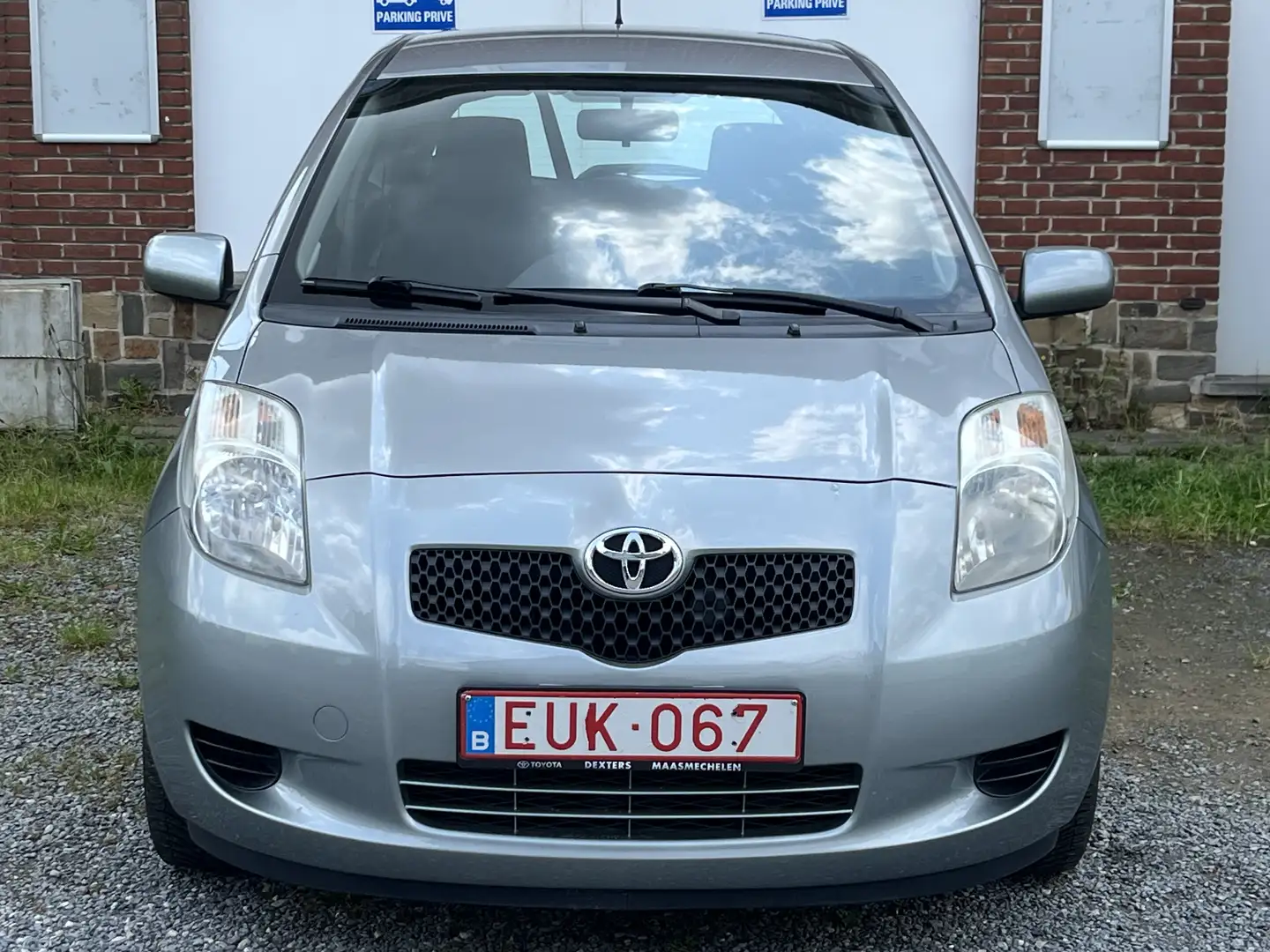 Toyota Yaris 1.0i VVT-i - 89.000km - CARNET FULL TOYOTA !!! Gris - 2