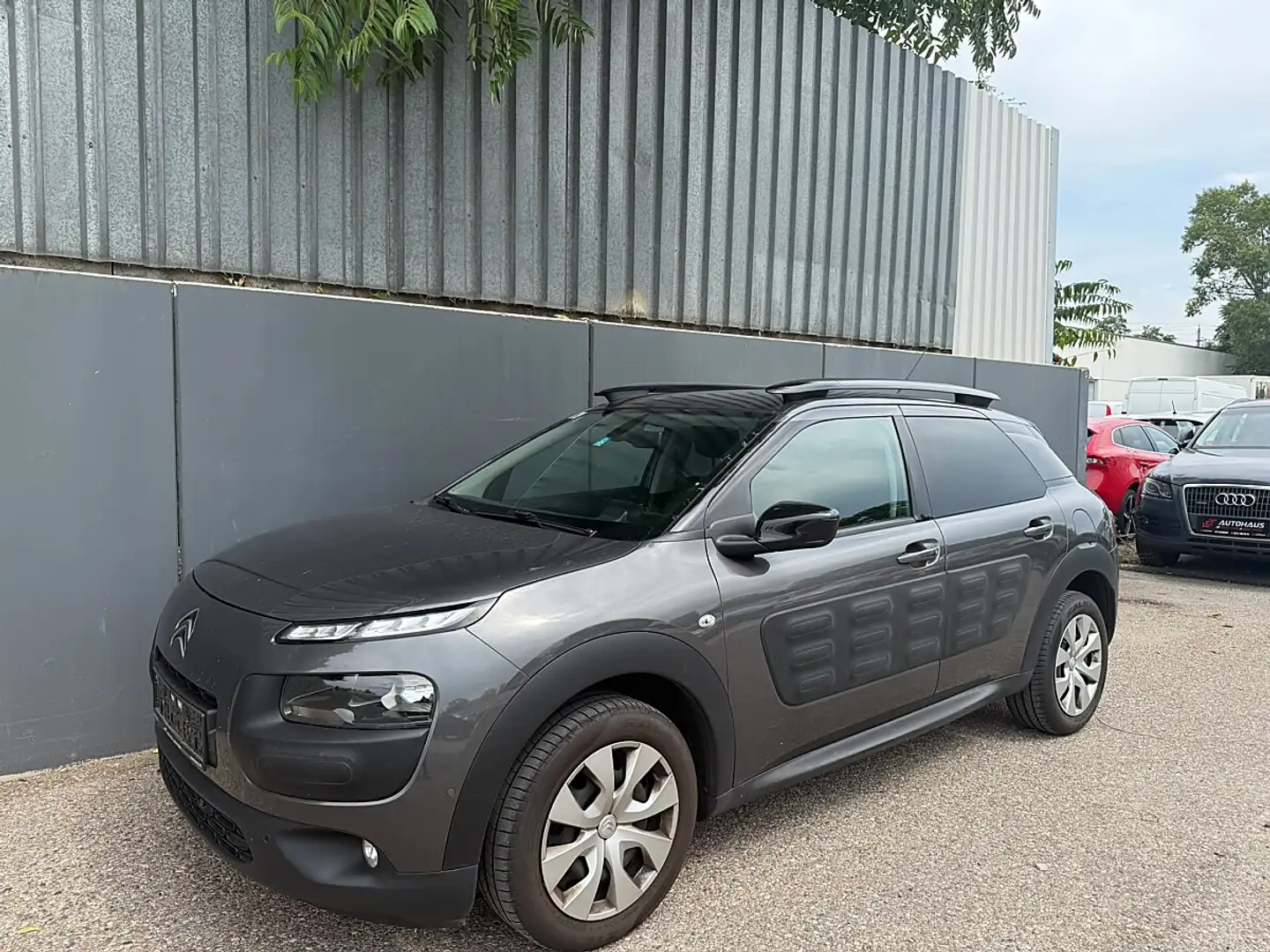 Citroen C4 Cactus 1,2 VTI82 Shine | PICKERL BIS 01/2027 | Grau - 1