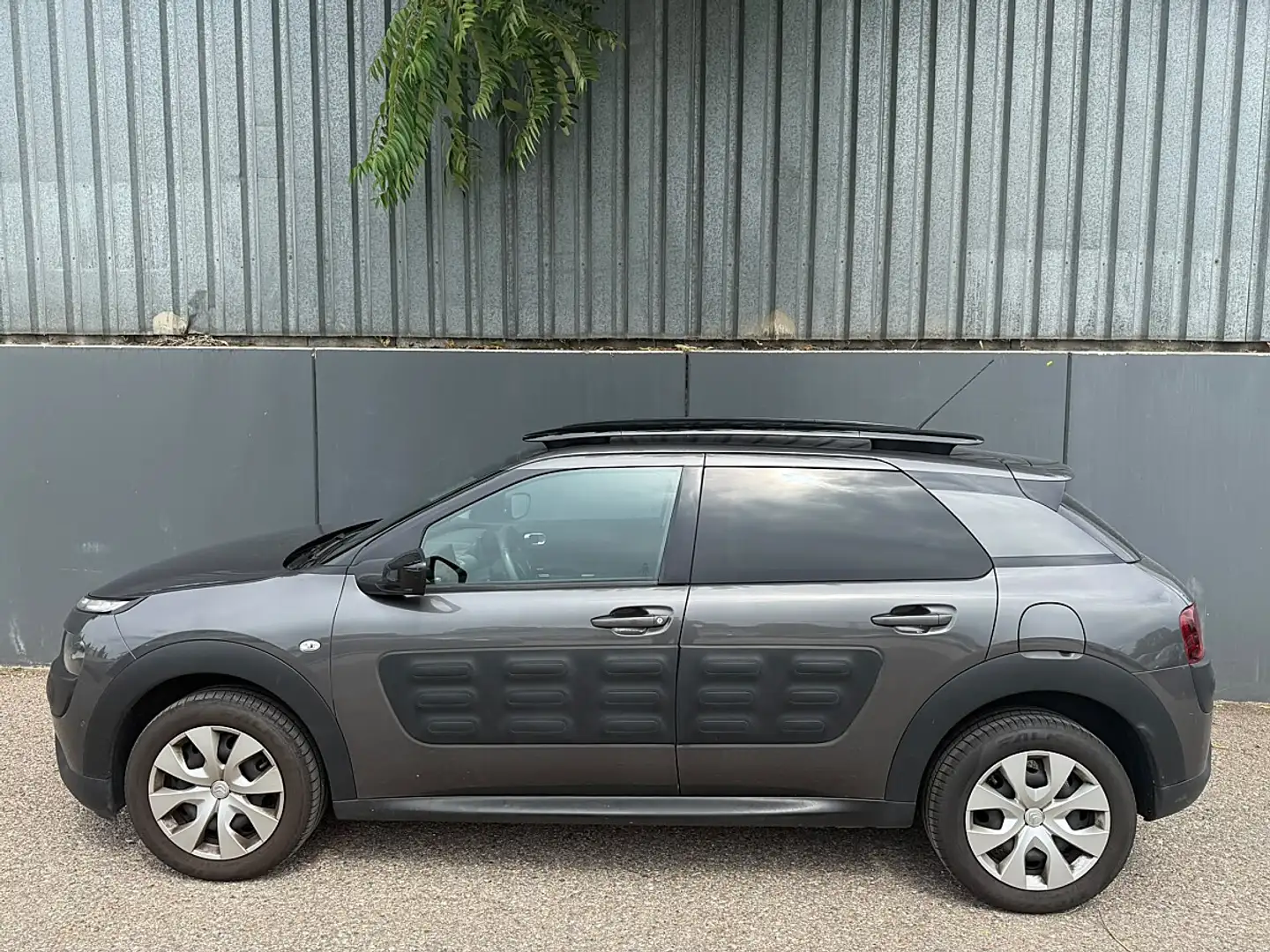 Citroen C4 Cactus 1,2 VTI82 Shine | PICKERL BIS 01/2027 | Grau - 2