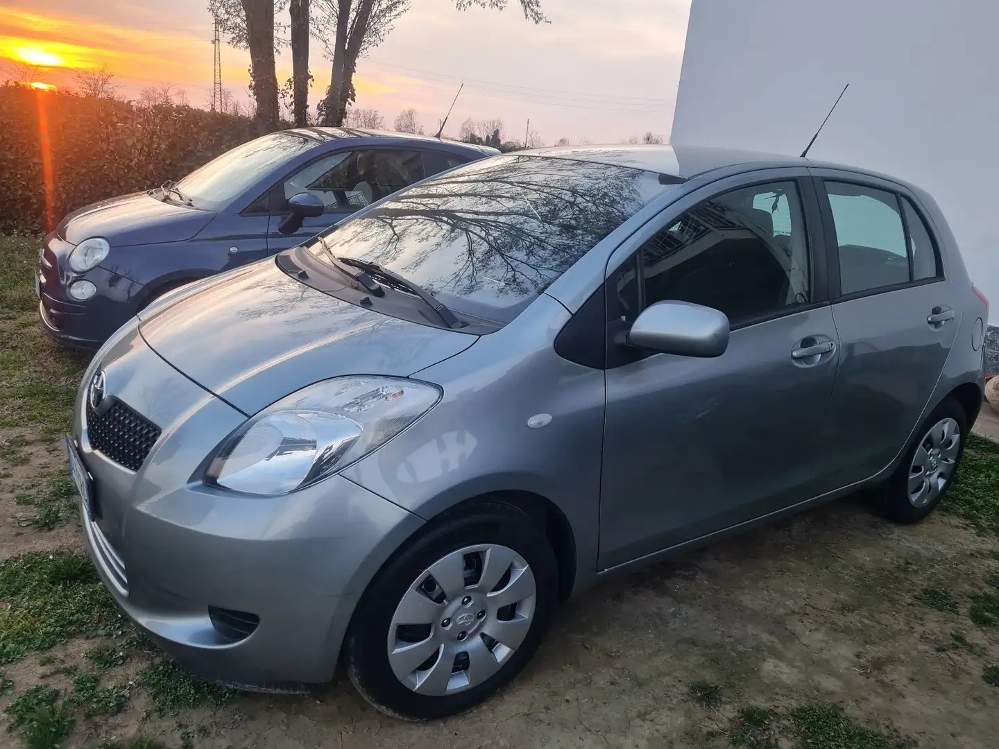 Toyota Yaris Yaris 5p 1.3 (dual) Sol c/vsc+trc Argent - 1