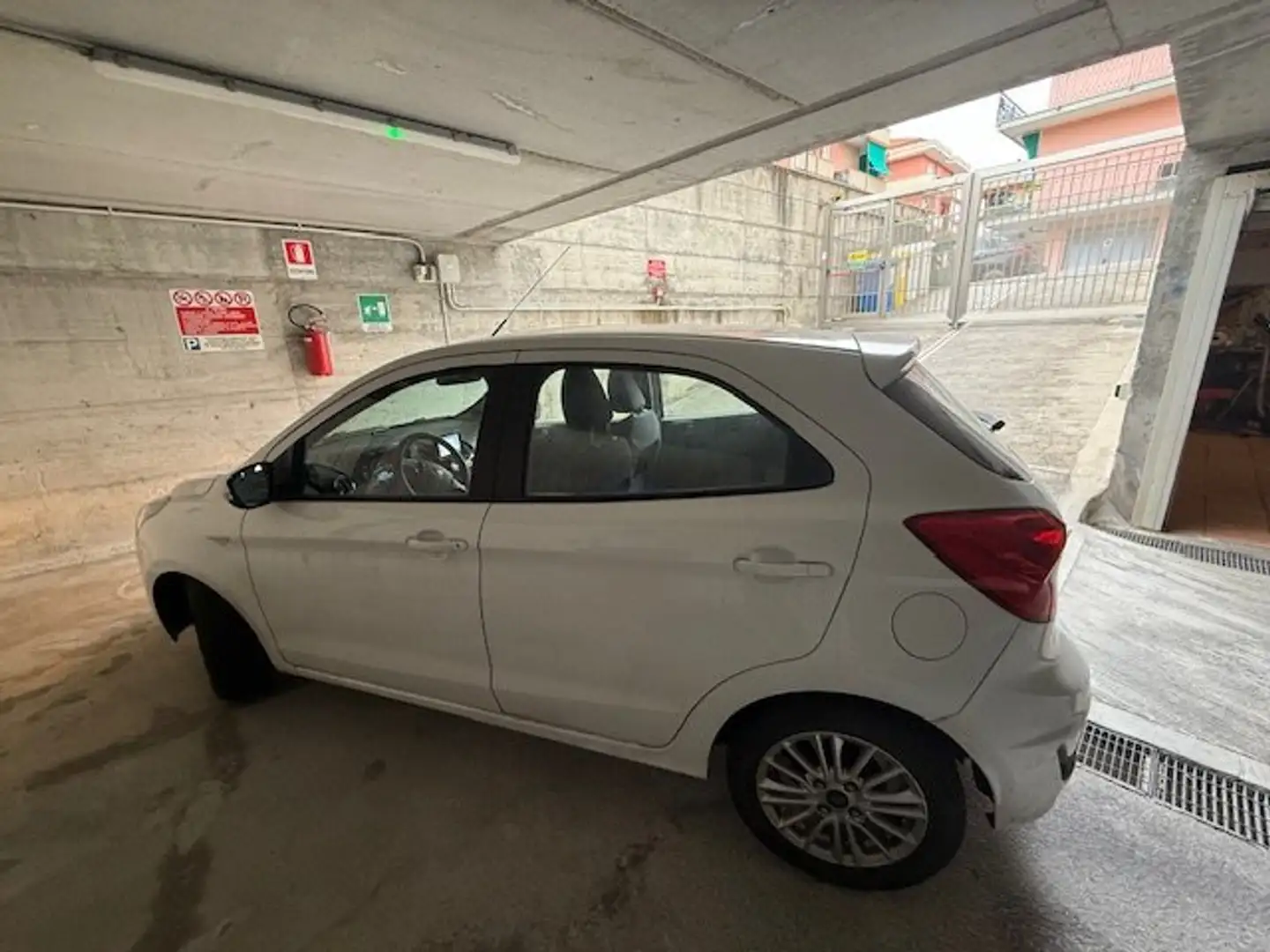 Ford Ka/Ka+ Ka III + 2017 5p Ka + 1.2 Ultimate 85cv my18 Bianco - 1
