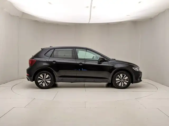 Volkswagen Polo view 3