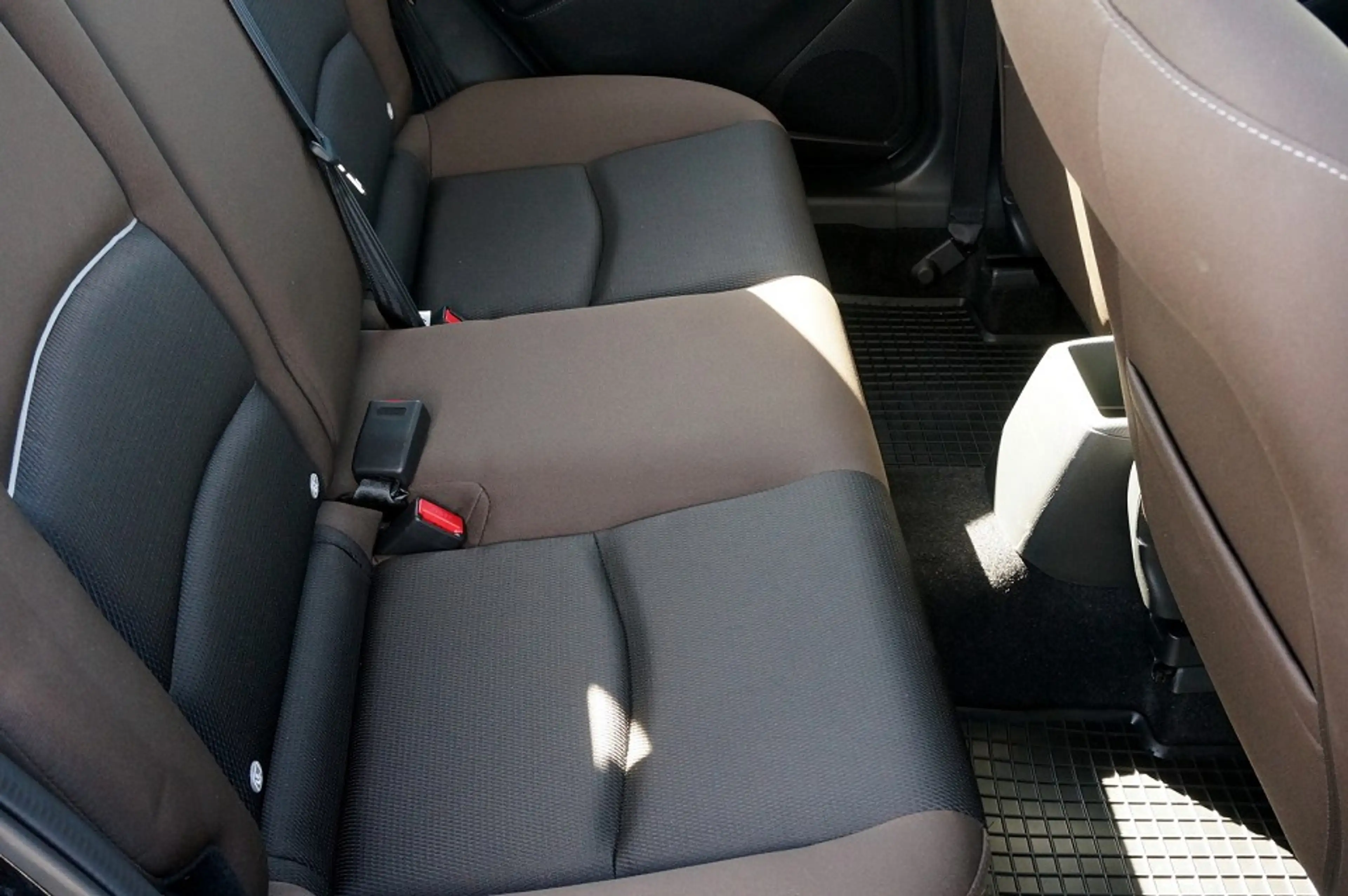 Mazda 2 CenterLine | Skyactiv-G 75 Center-Line — photo 15