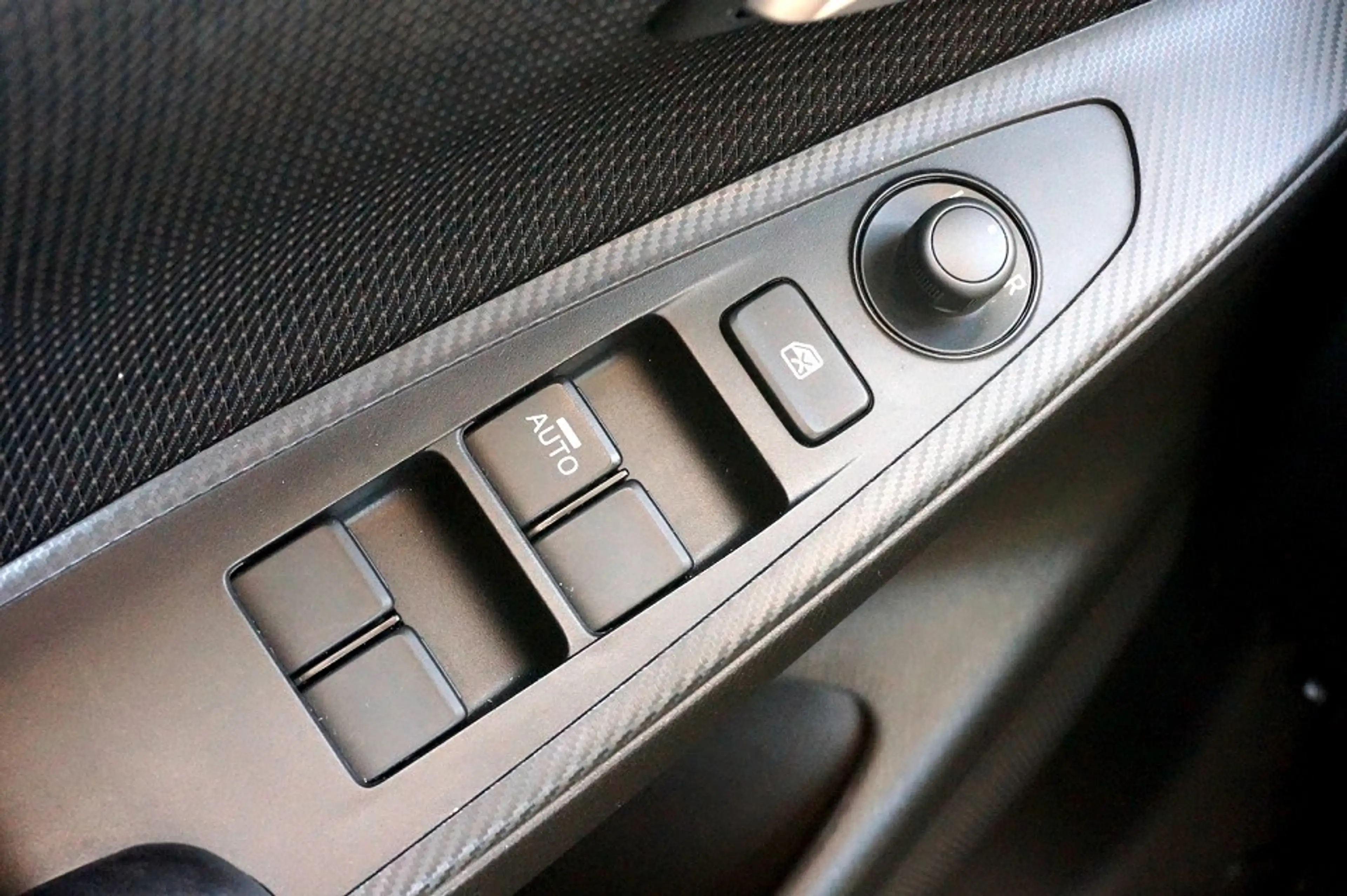 Mazda 2 CenterLine | Skyactiv-G 75 Center-Line — photo 11