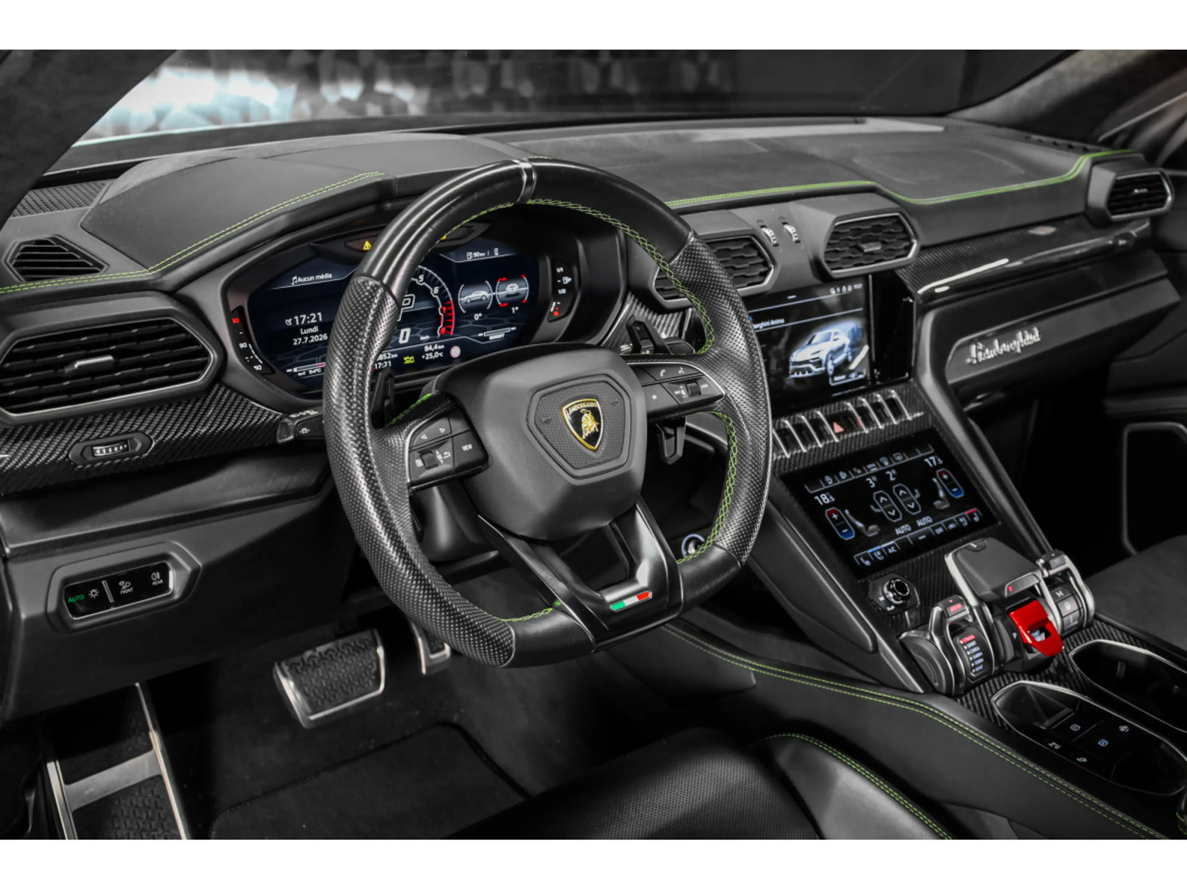 Lamborghini Urus V8 - NERO HELENE - AKRAPOVIC — photo 8