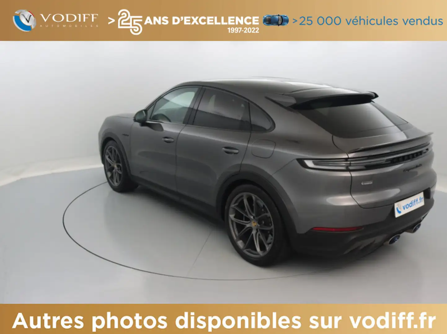 Porsche Cayenne TURBO E-HYBRID PACK GT 739 CV Gris - 2