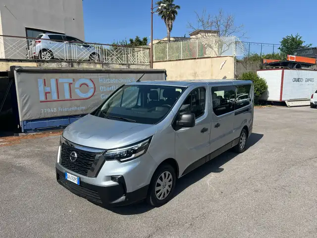 Nissan NV300 NV300-2.0 CV 150- 9 POSTI PASSO LUNGO DOPPIA PORT