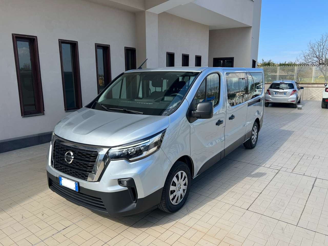Nissan Primastar NV300-2.0 CV 150- 9 POSTI PASSO LUNGO DOPPIA PORT