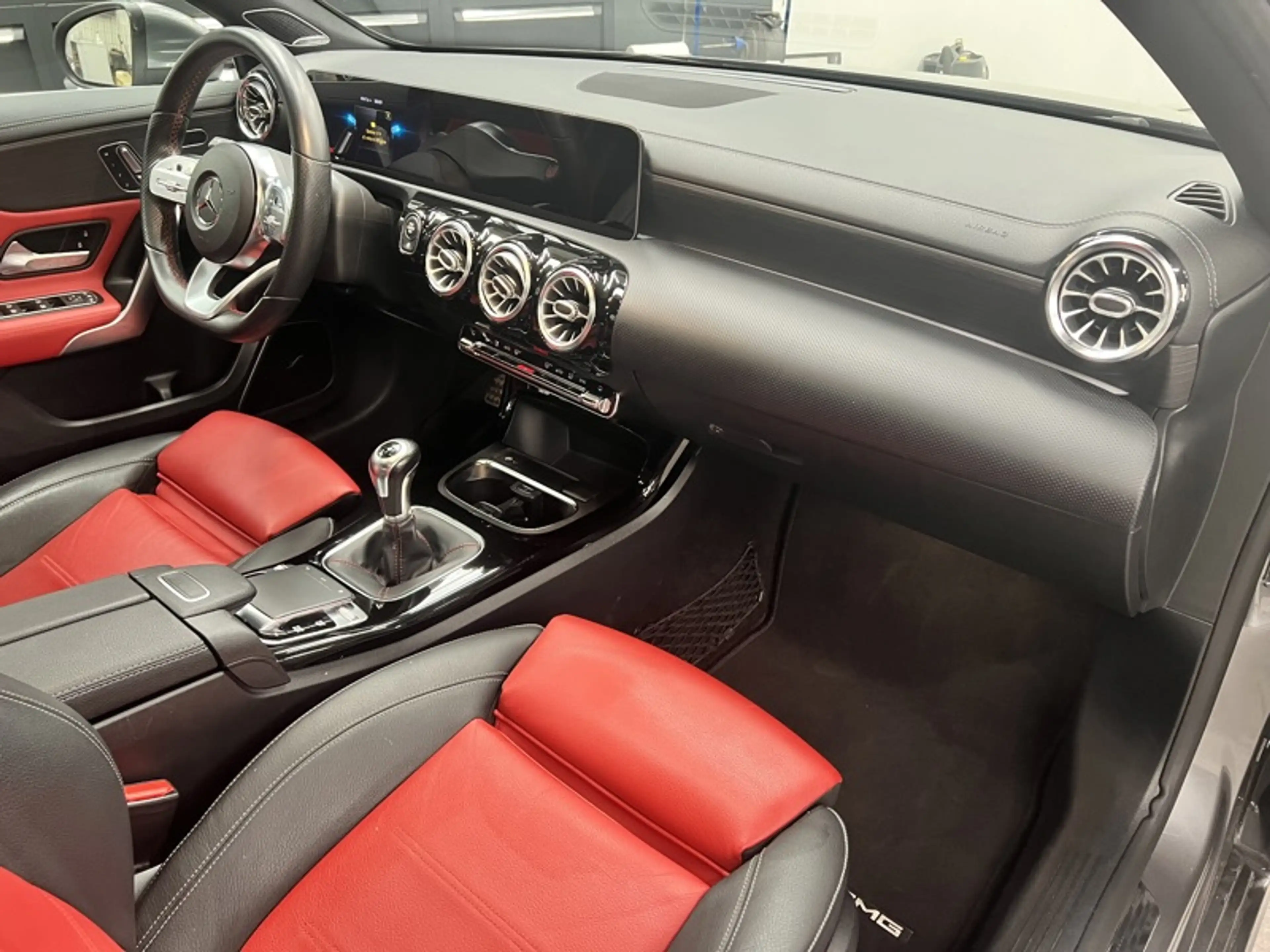 Mercedes-Benz A 200 AMG Line Pano Burmester — photo 7
