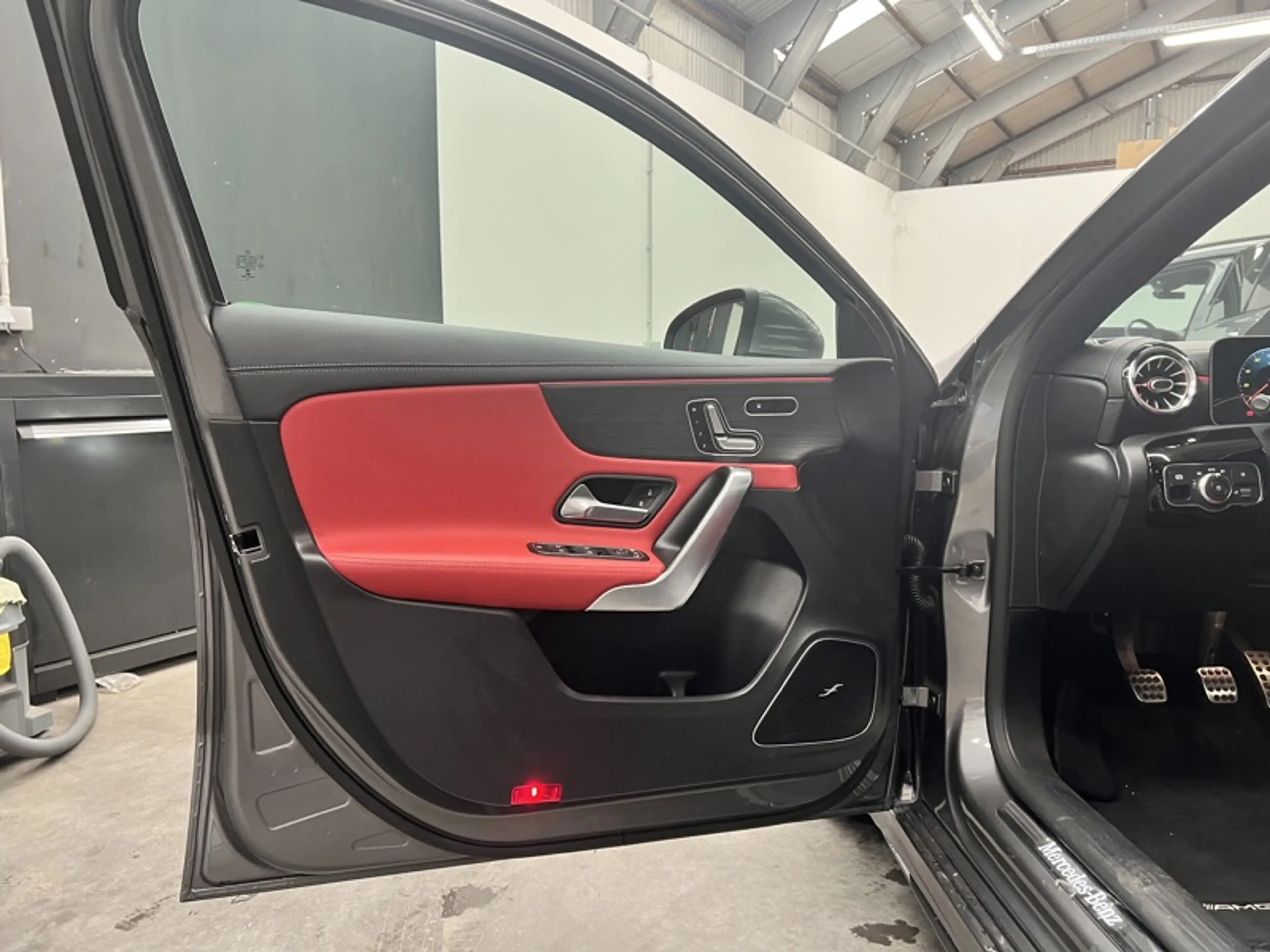 Mercedes-Benz A 200 AMG Line Pano Burmester — photo 12
