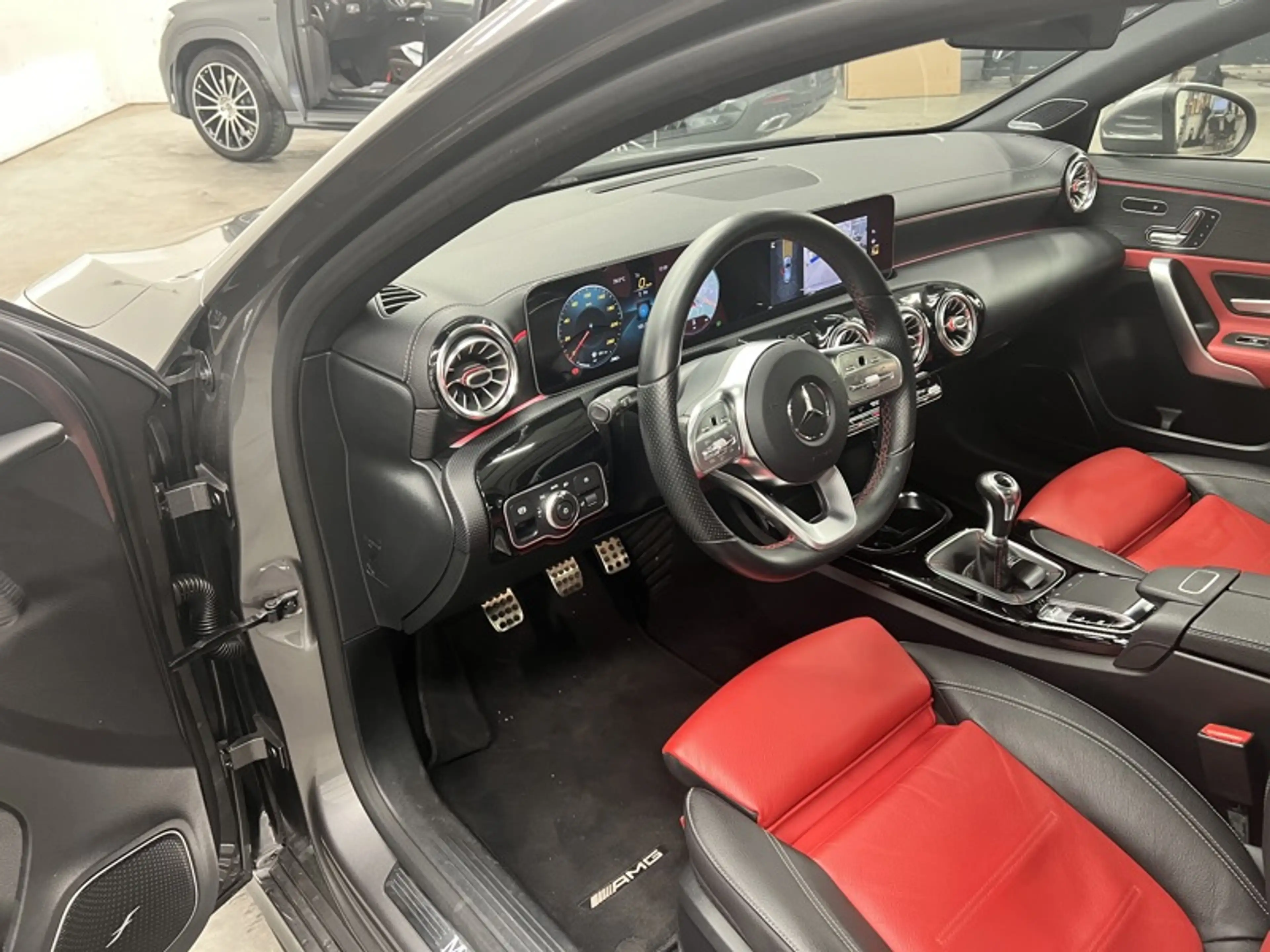 Mercedes-Benz A 200 AMG Line Pano Burmester — photo 10