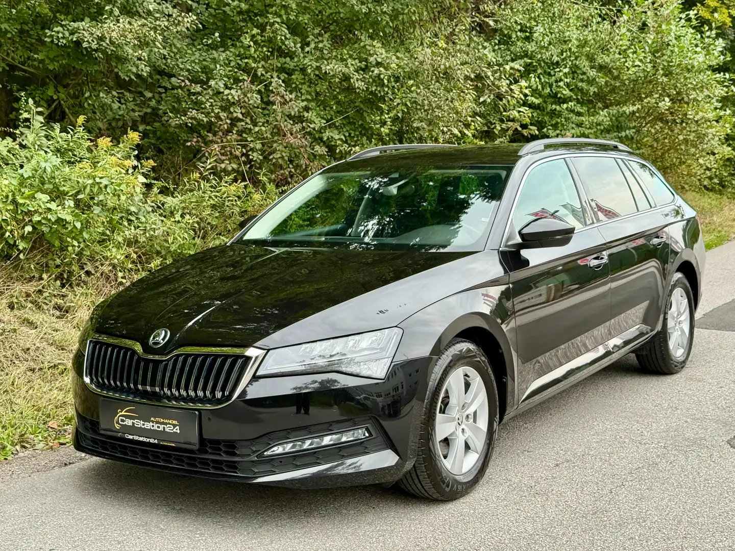 Skoda Superb SUPERB*DSG*1BESITZ*HCAM*MWST*ACC*SPUR*KESSY* Noir - 1
