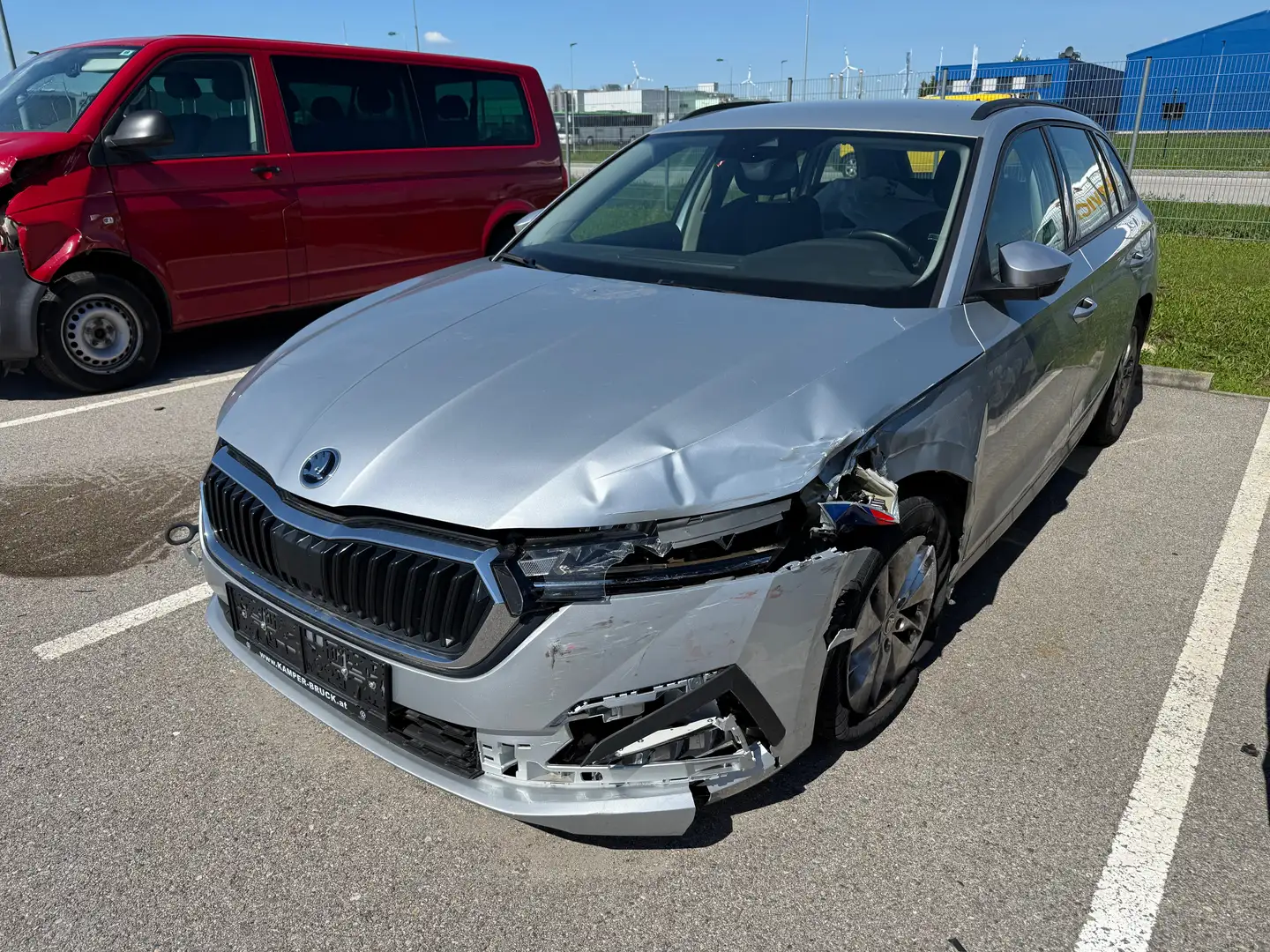 Skoda Octavia Kombi 2,0 TDI 4x4 Ambition DSG ID:25 Silber - 2