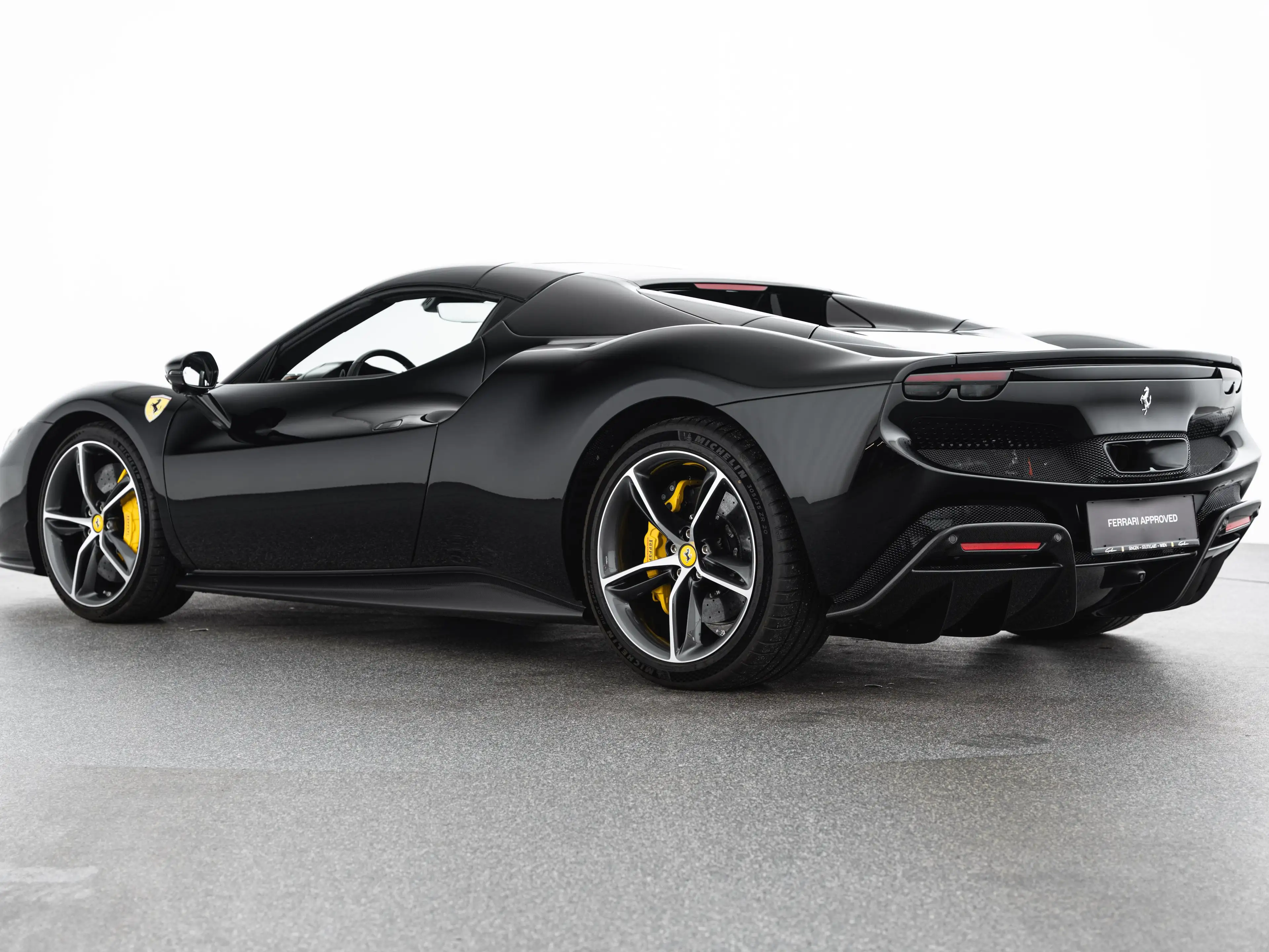 Ferrari 296 GTS Roadster PHEV F1 DCT — photo 7