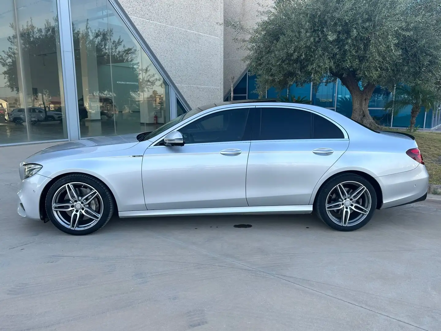 Mercedes-Benz E 350 d Premium Plus auto Argento - 2