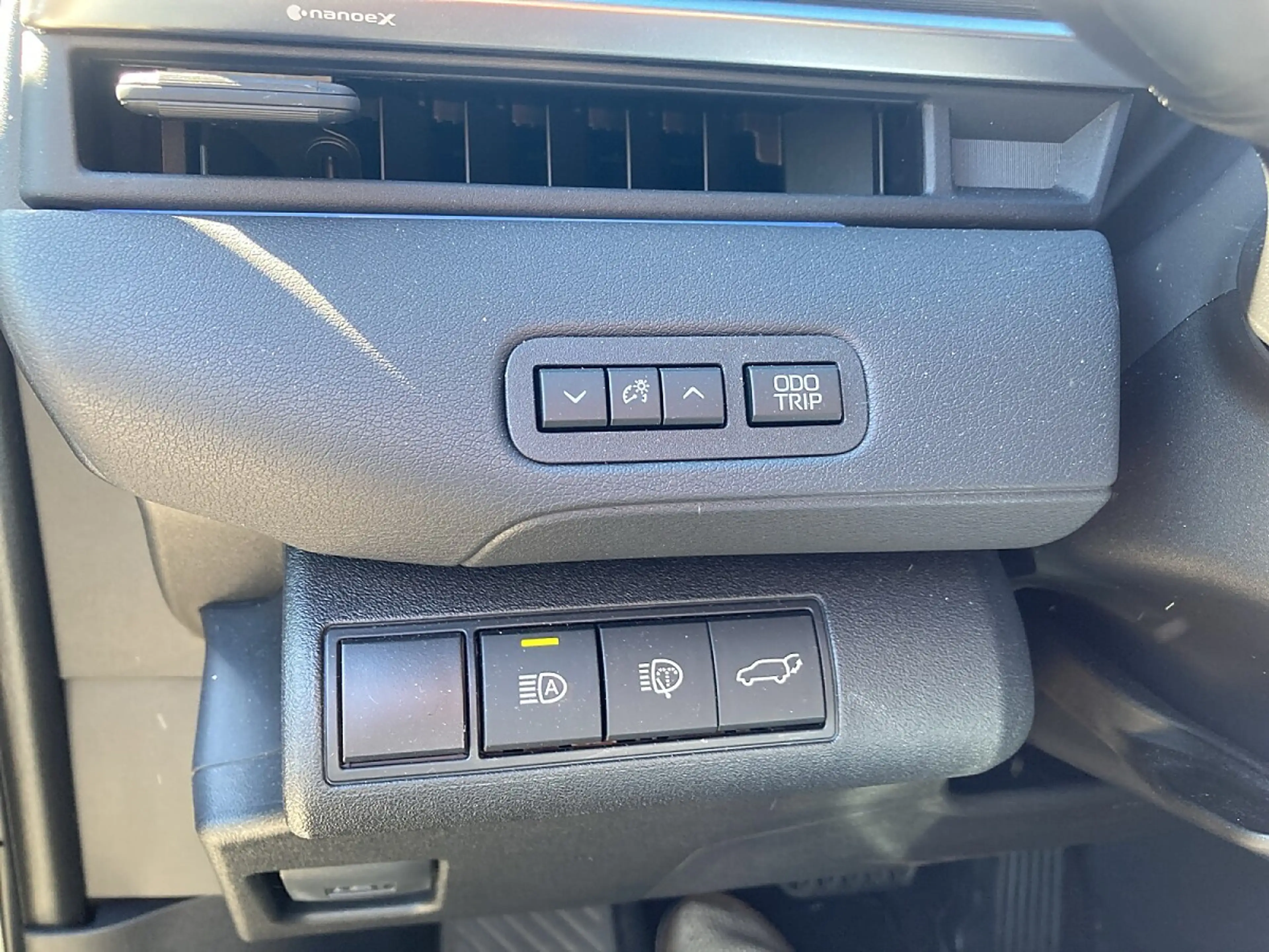 Toyota C-HR+ Elektro 77kWh AWD Lounge + Metallic + Sky & Sou... — photo 15