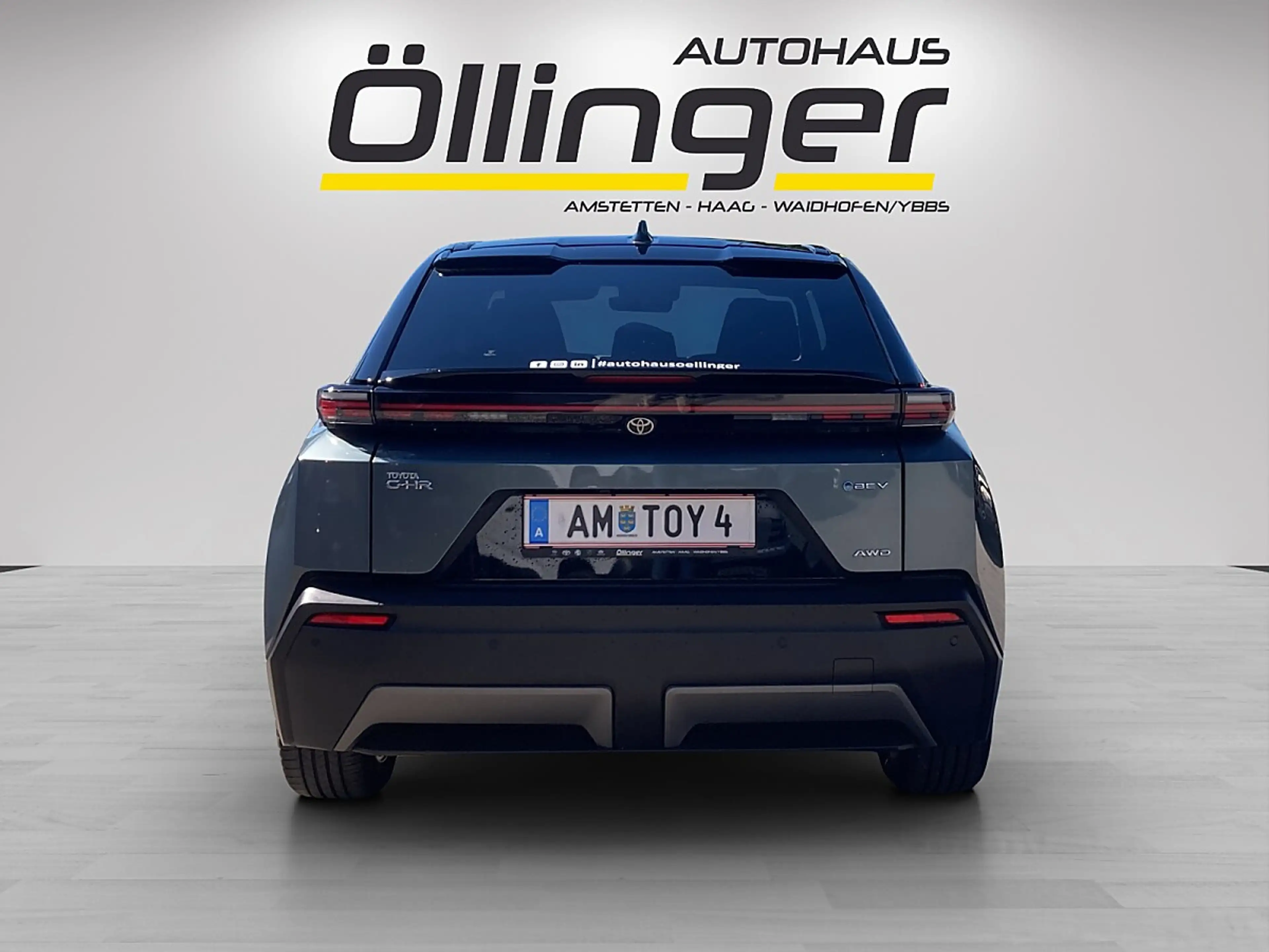 Toyota C-HR+ Elektro 77kWh AWD Lounge + Metallic + Sky & Sou... — photo 5