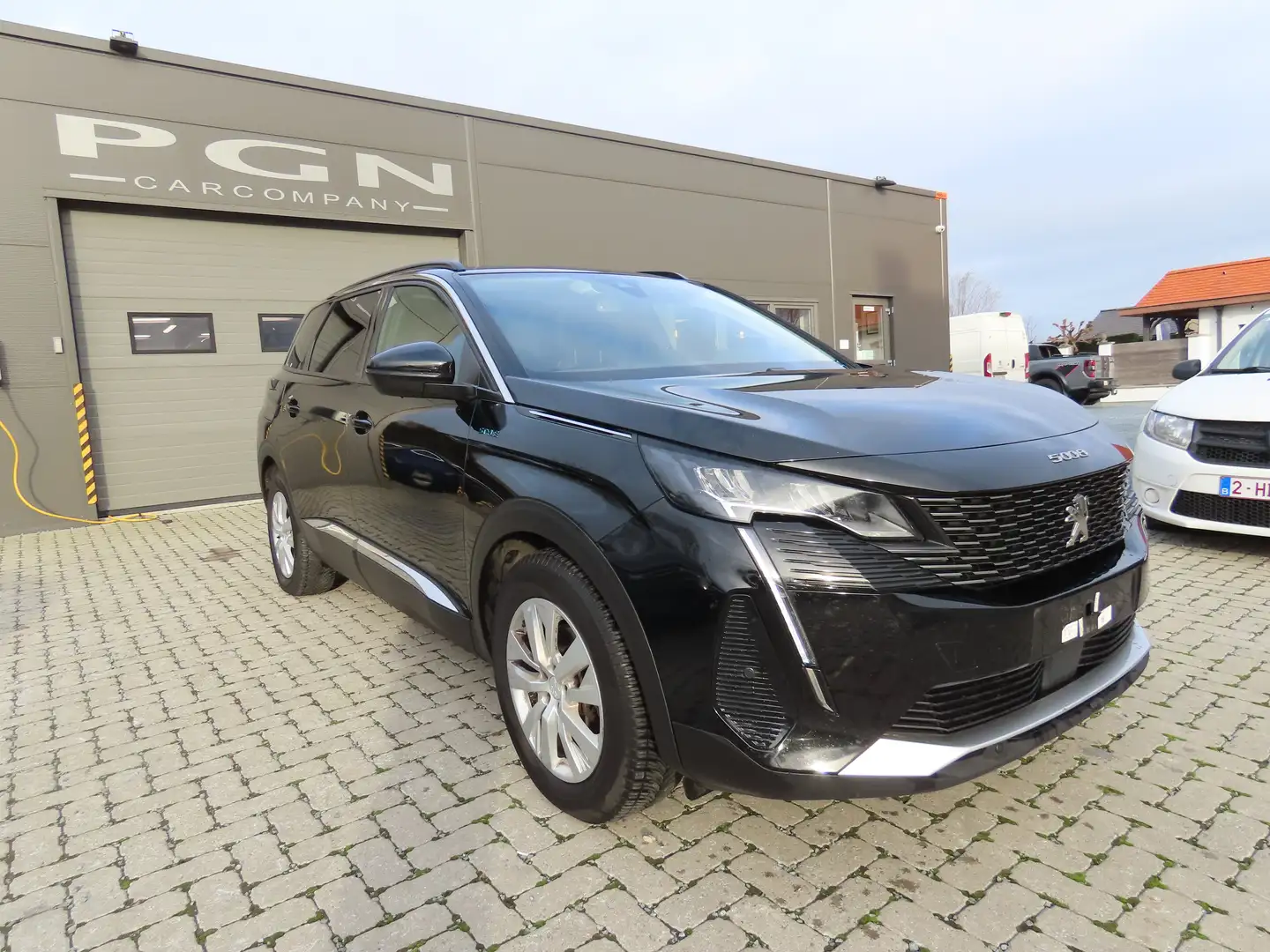 Peugeot 5008 5008 BlueHDi 130 EAT8 Allure 14500EUR+btw/tva Schwarz - 1