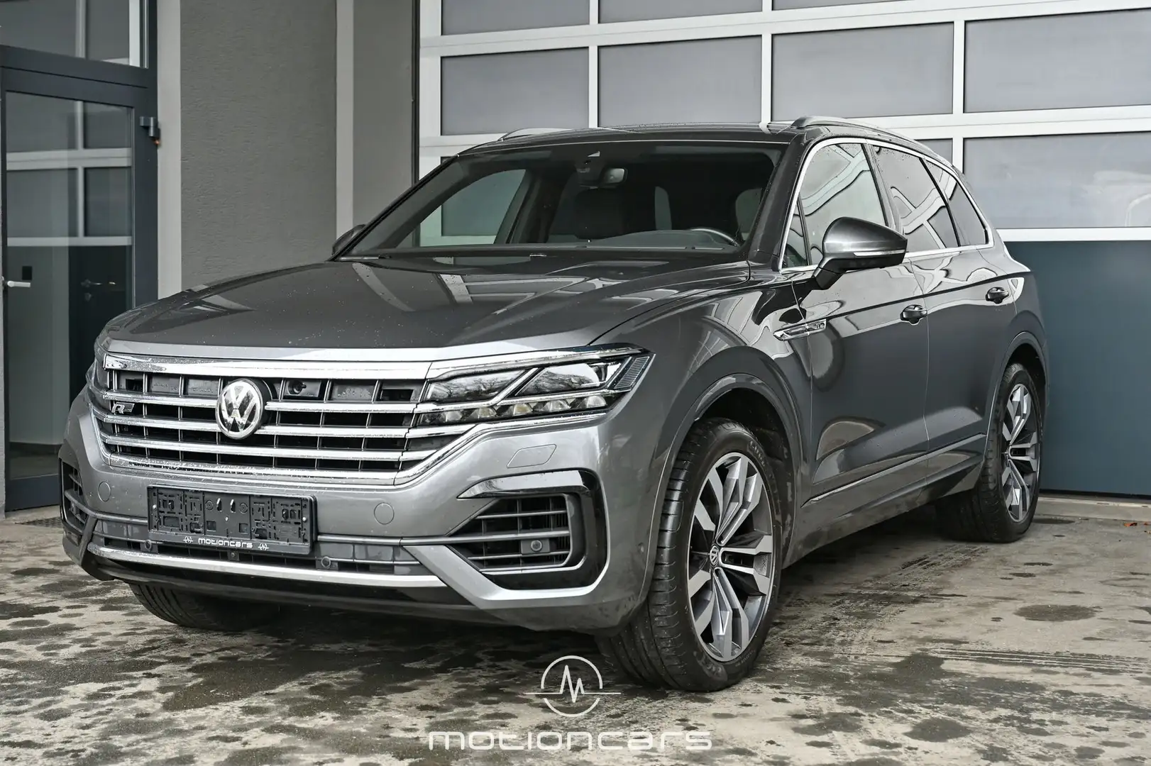 Volkswagen Touareg 3.0 V6 TDI R-Line 4Motion Grau - 1