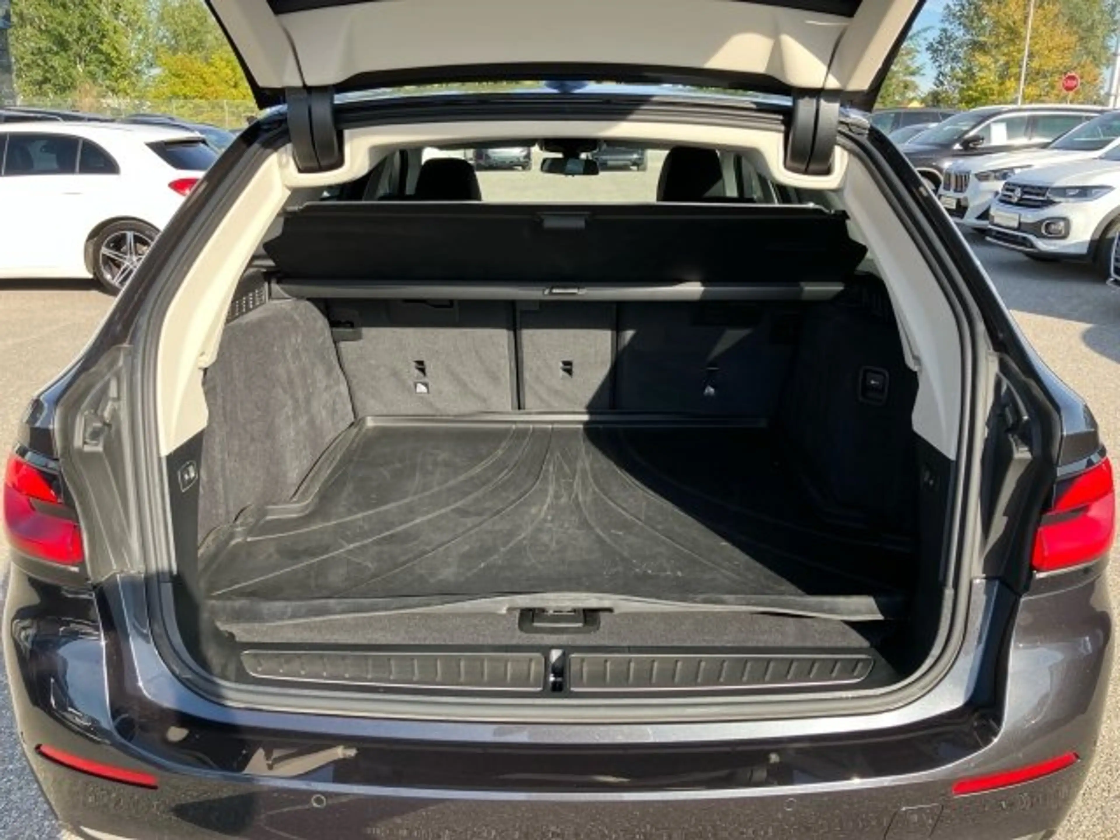 BMW 520 d xDrive Touring G31 B47 — photo 13