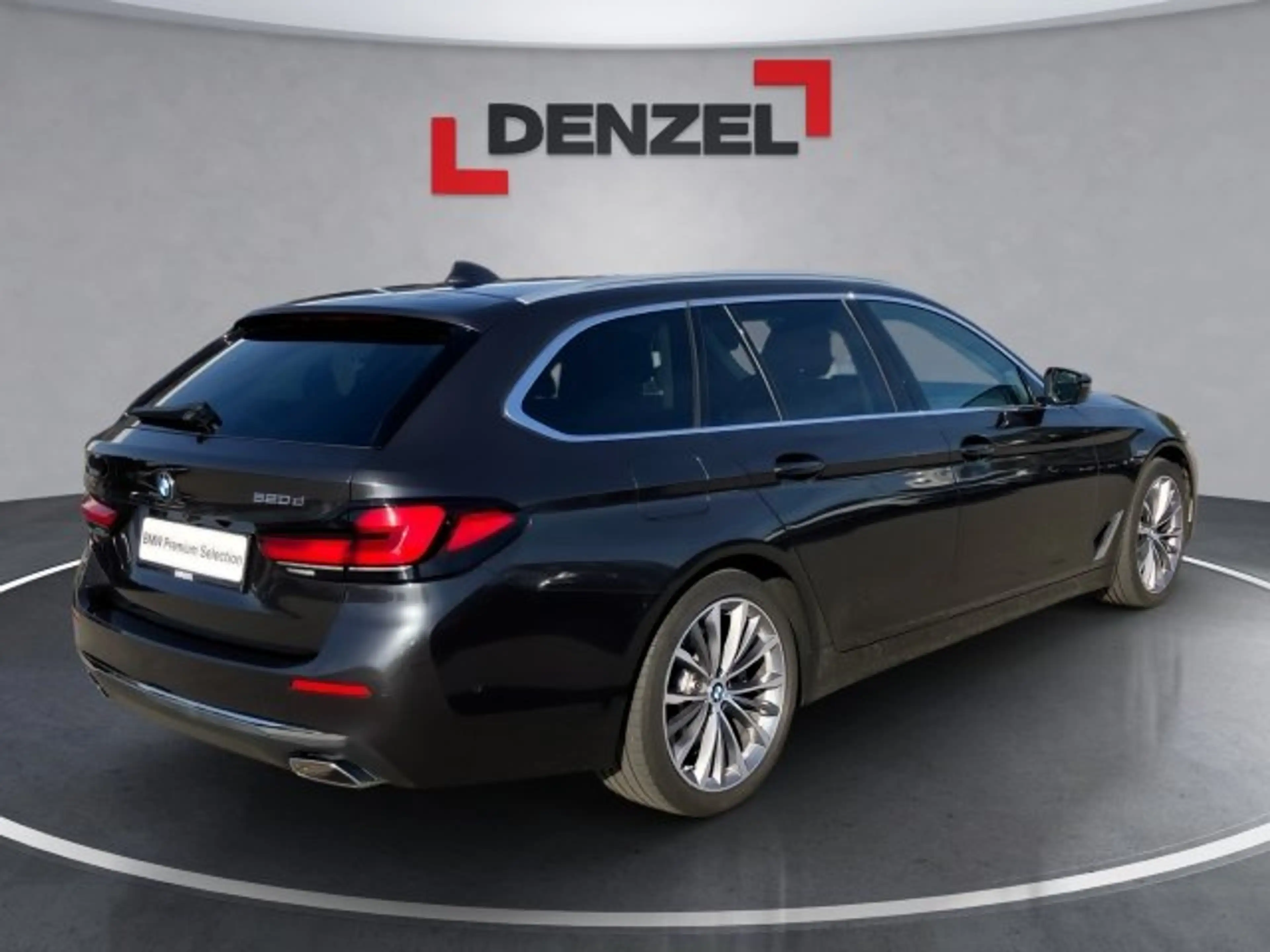 BMW 520 d xDrive Touring G31 B47 — photo 4