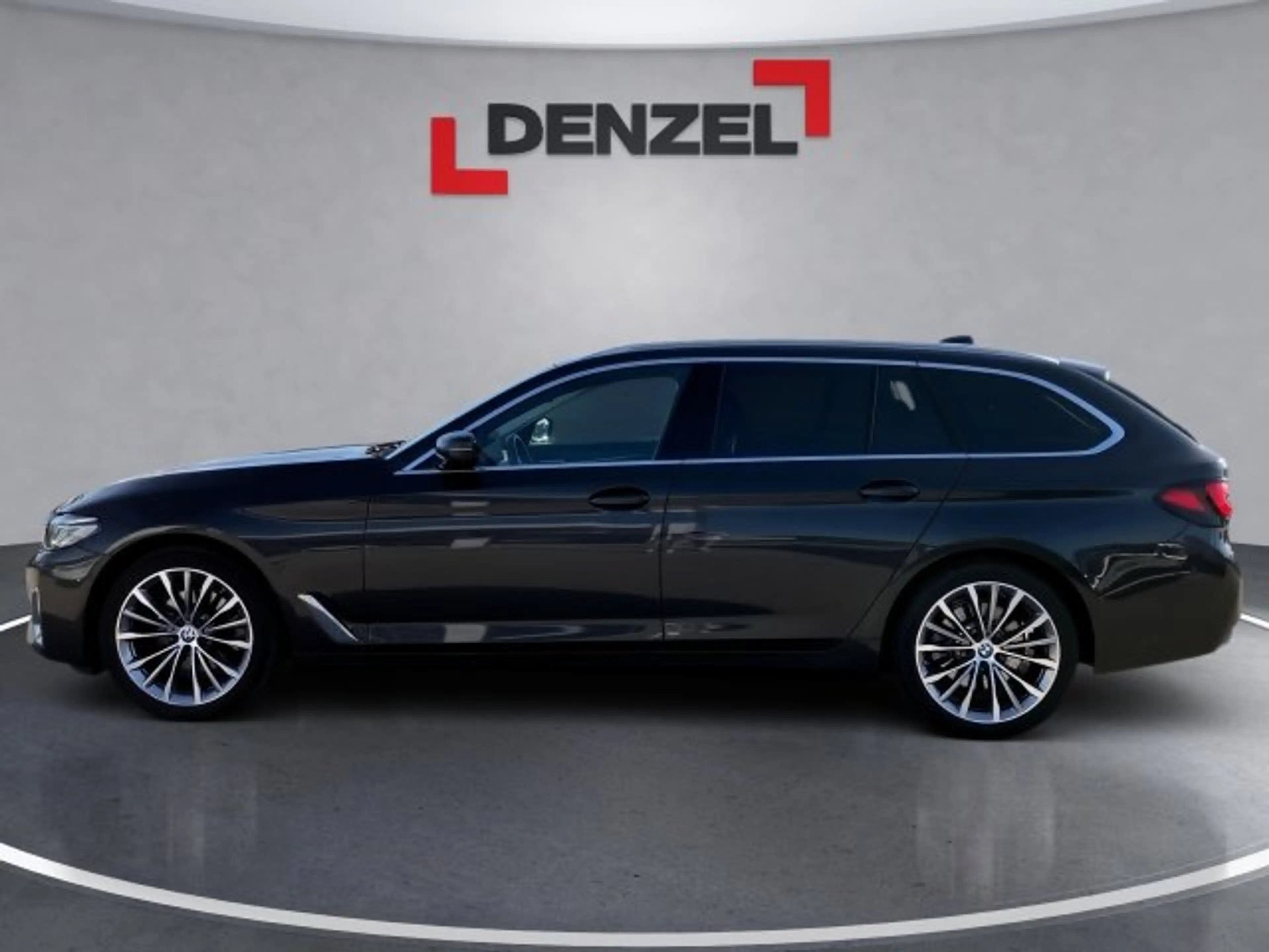 BMW 520 d xDrive Touring G31 B47 — photo 2