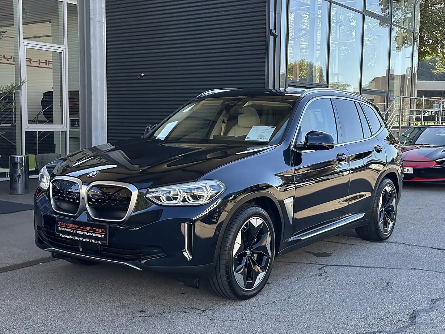 BMW iX3 Impressive Schwarz - 2