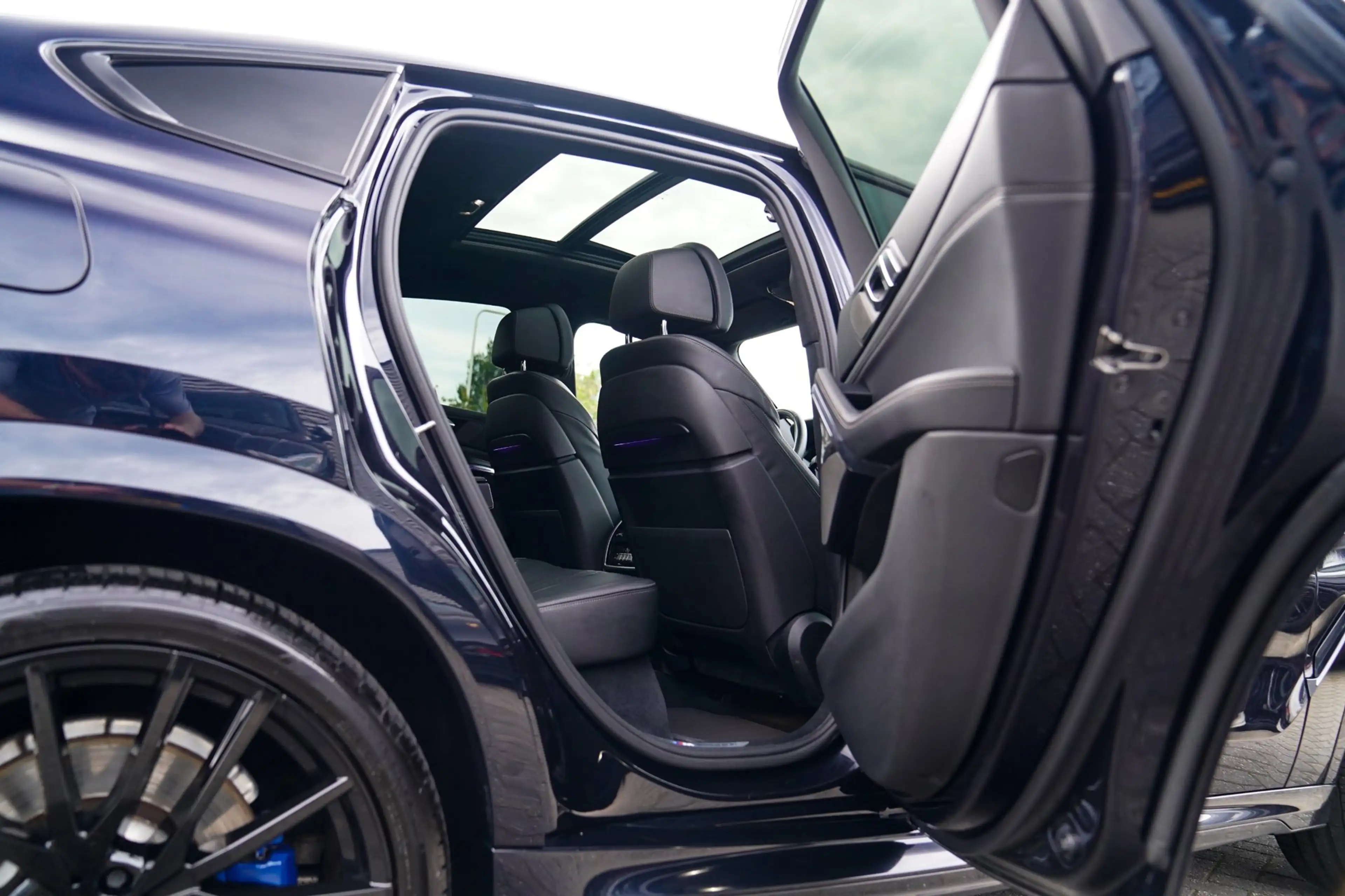 BMW X6 XDrive40i High Executive | Panorama | 360cam | Car — photo 20