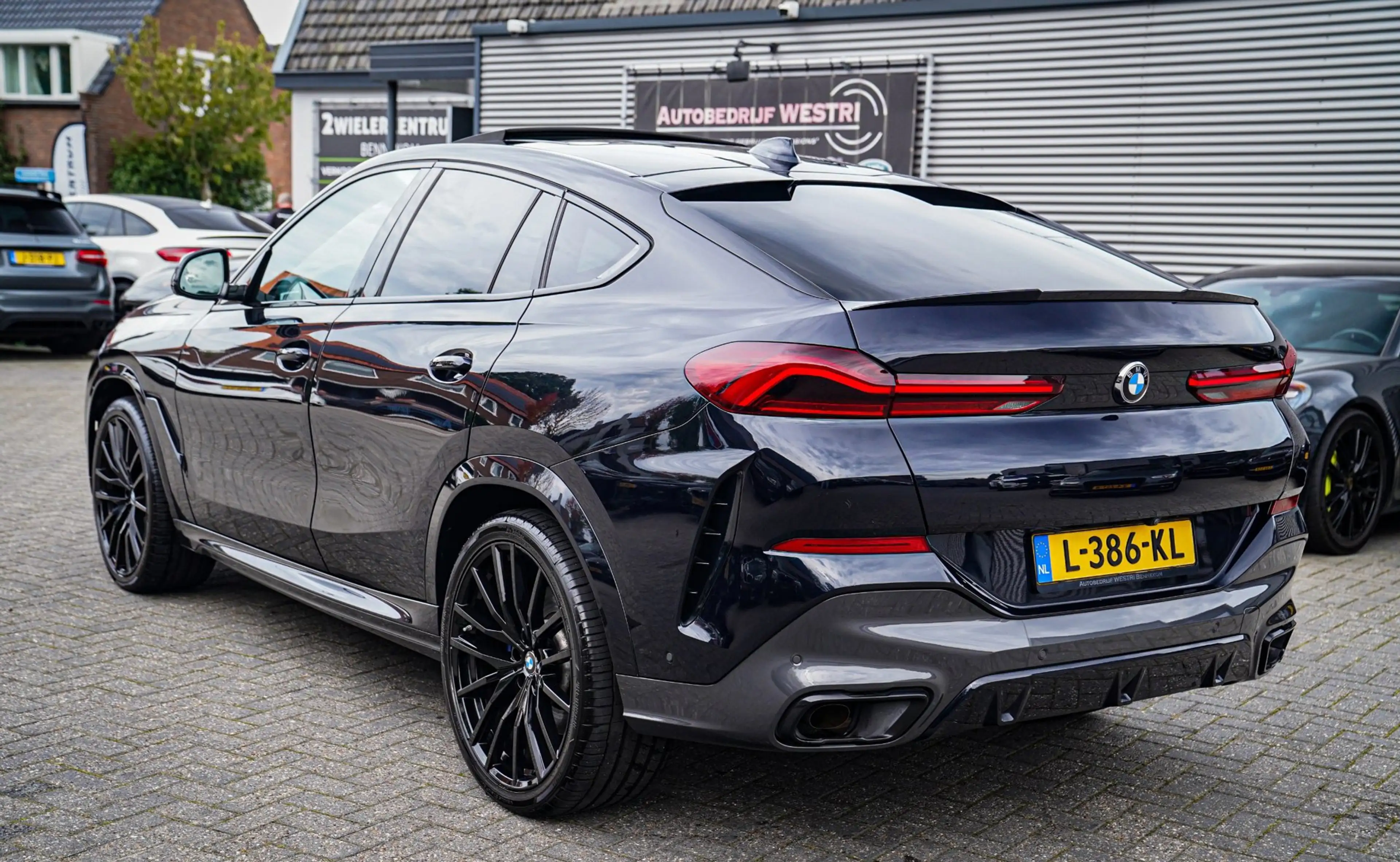 BMW X6 XDrive40i High Executive | Panorama | 360cam | Car — photo 38