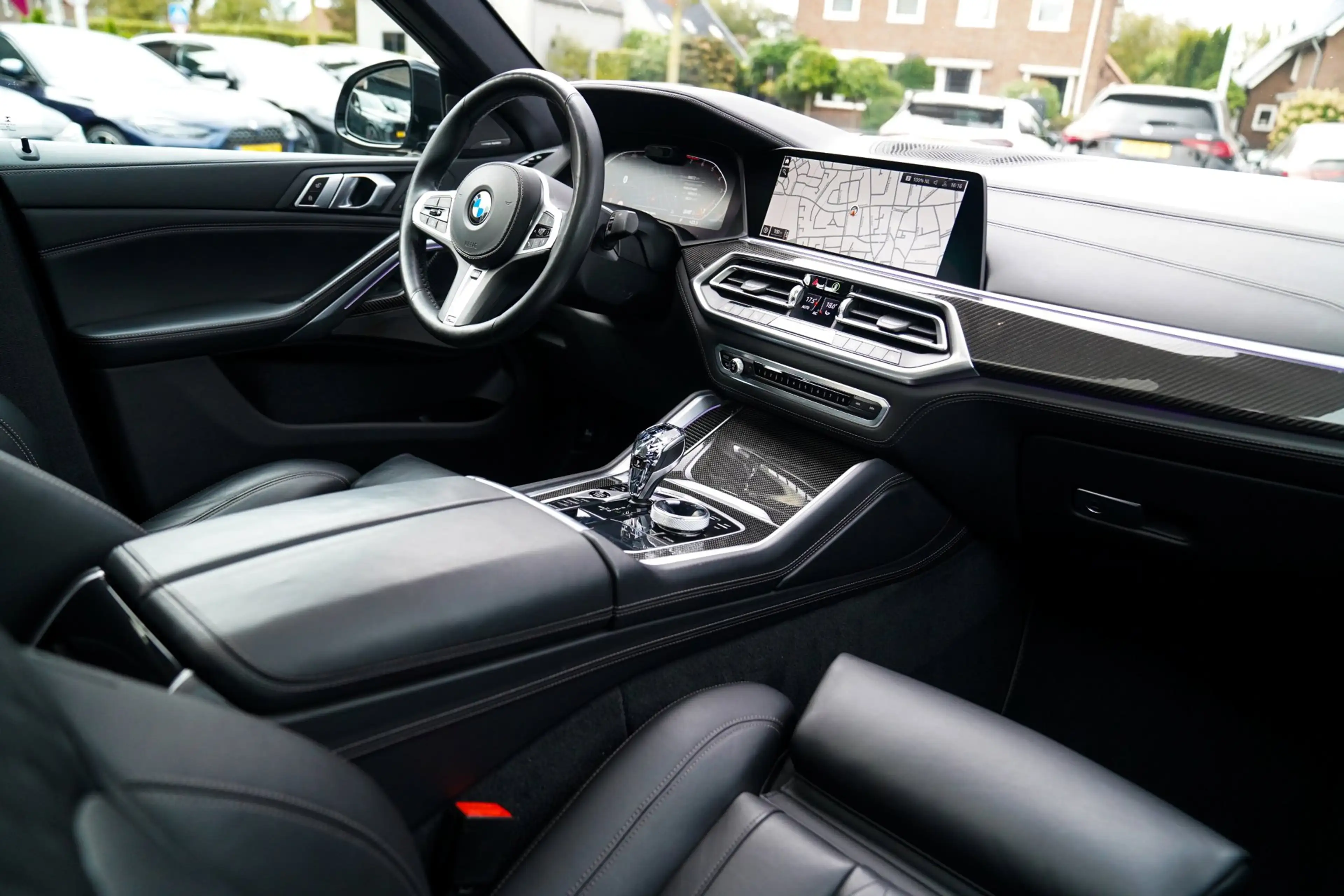 BMW X6 XDrive40i High Executive | Panorama | 360cam | Car — photo 23