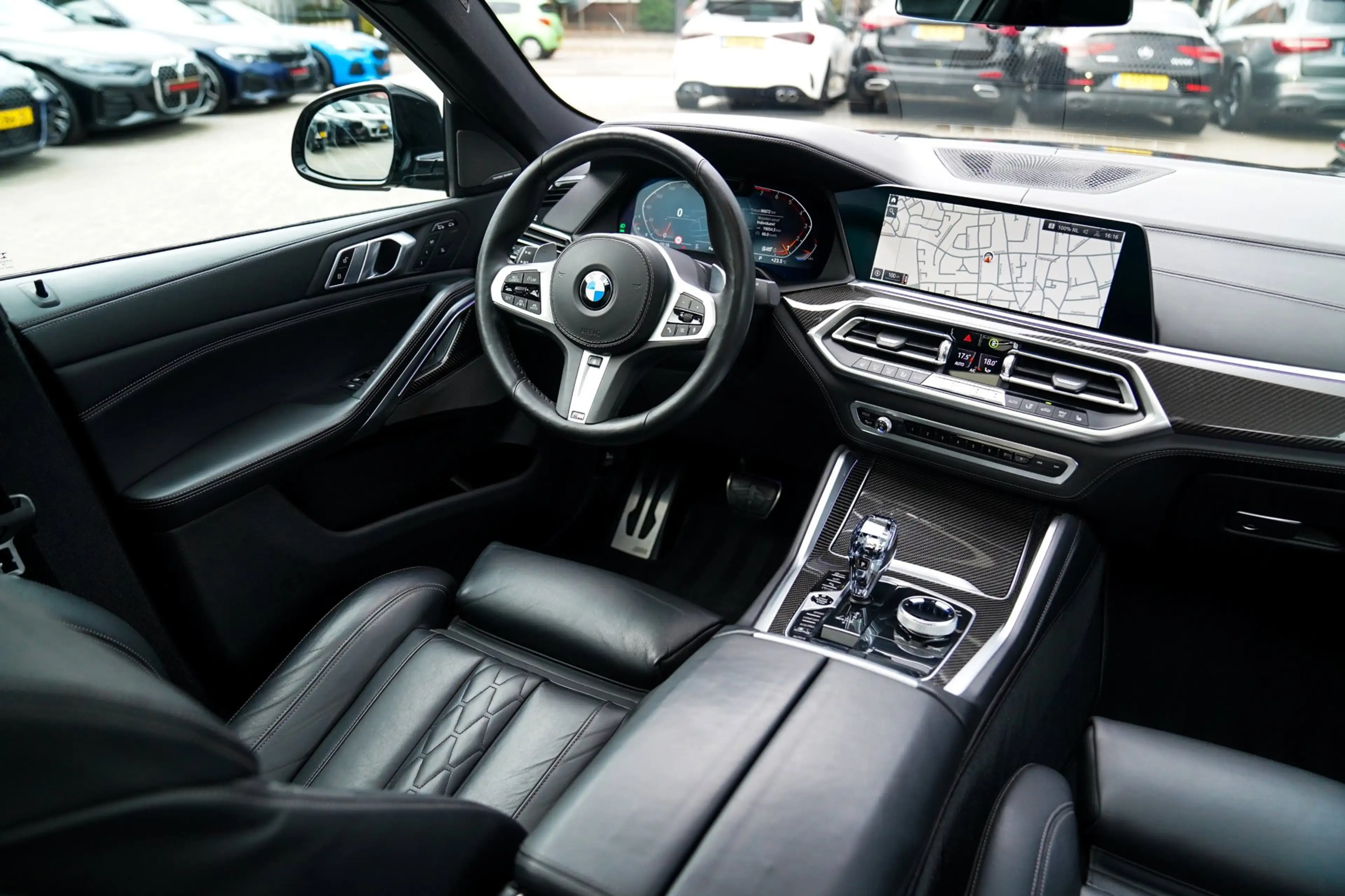 BMW X6 XDrive40i High Executive | Panorama | 360cam | Car — photo 25