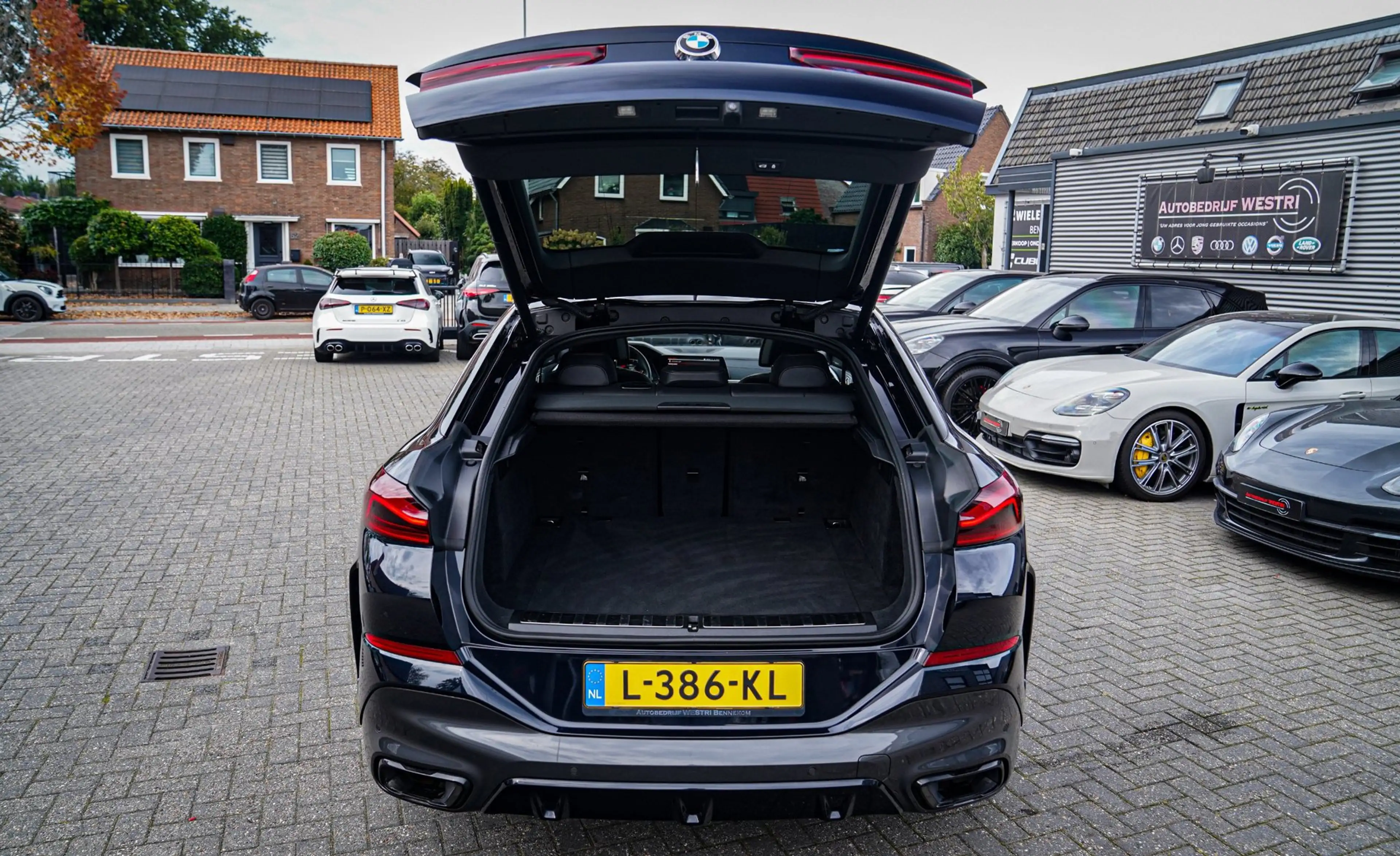 BMW X6 XDrive40i High Executive | Panorama | 360cam | Car — photo 35