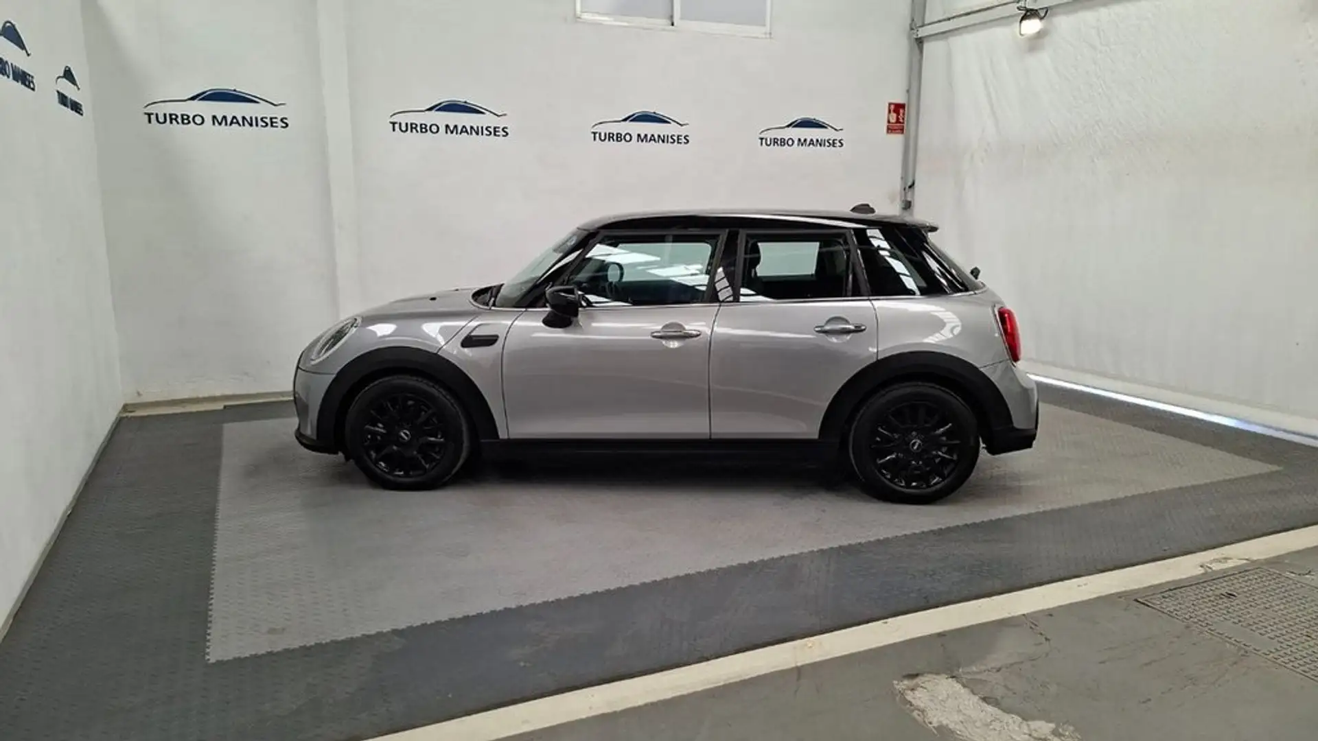 MINI Cooper 5 PUERTAS Gris - 2