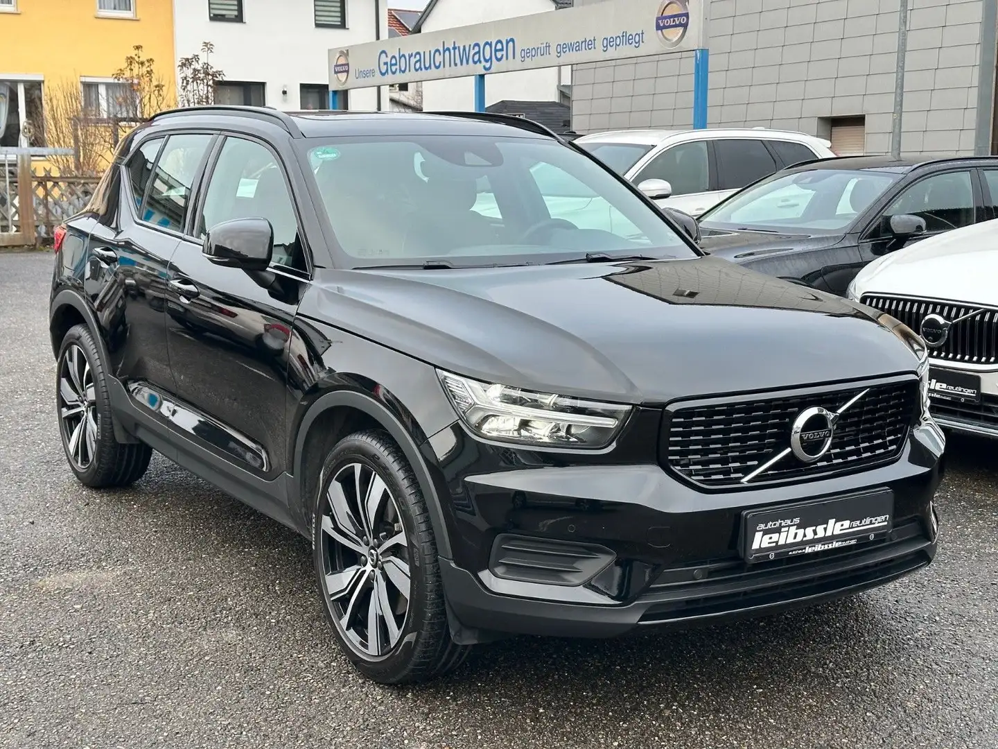 Volvo XC40 T5 R-Design Recharge Plug-In Hybrid 2WD Schwarz - 1