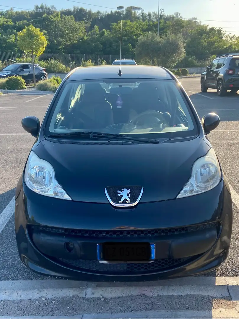 Peugeot 107 3p 1.0 12v Plaisir Negro - 1