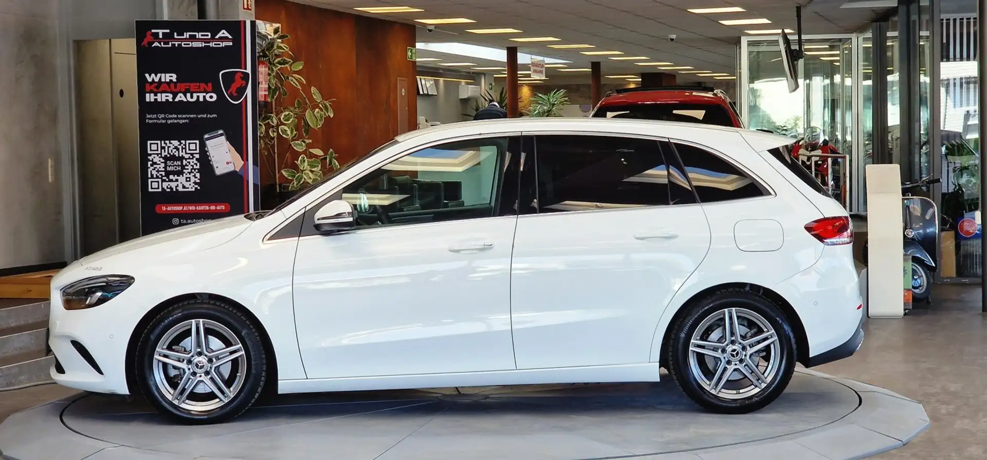 Mercedes-Benz B 200 d 4-Matic Aut. *Widescreen*Kamera*LED*Navi* Weiß - 2